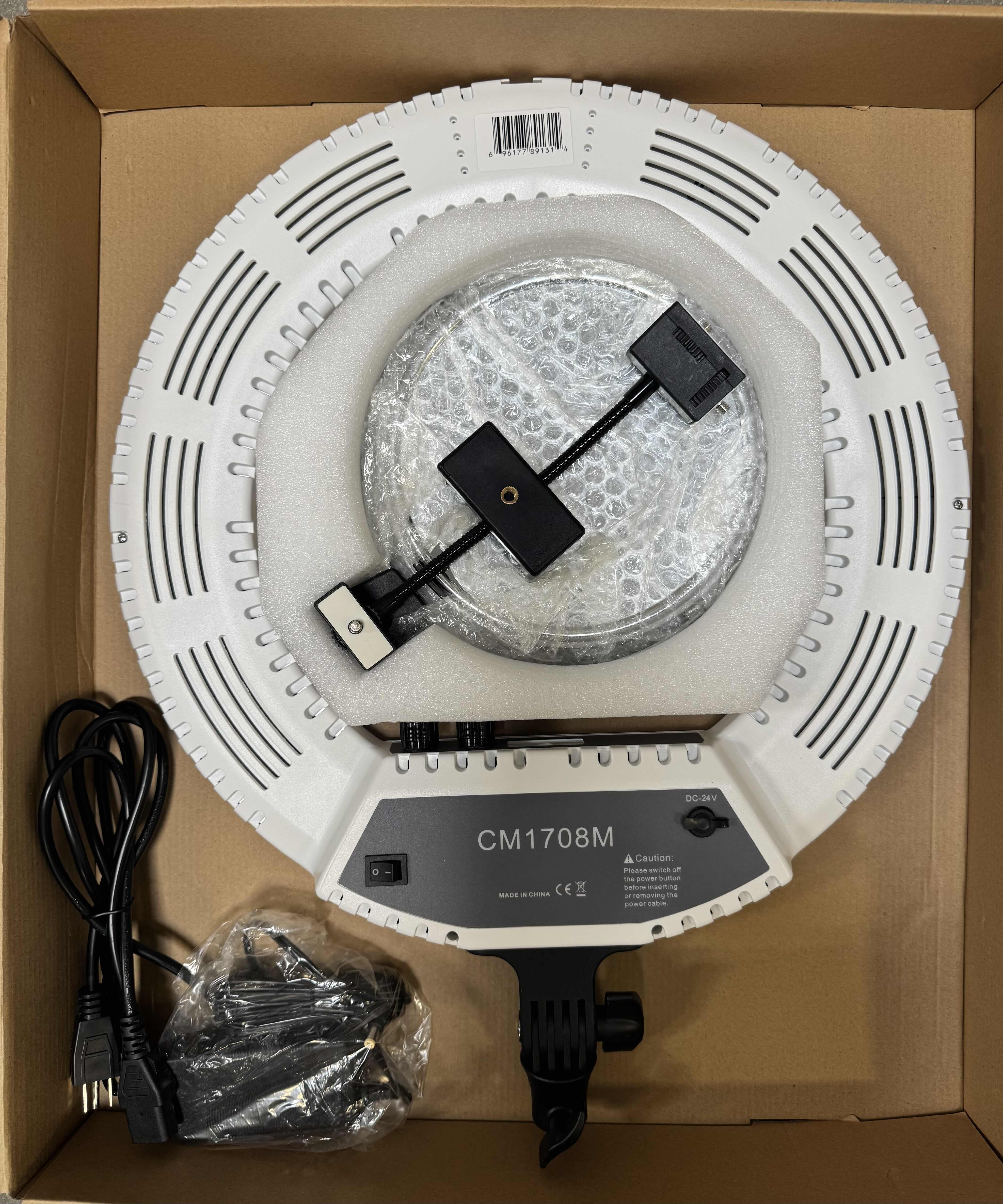 Photo 1 of $60 new YA BO LI LED RING PHOTOGRAPHY LIGHT WHITE 18”