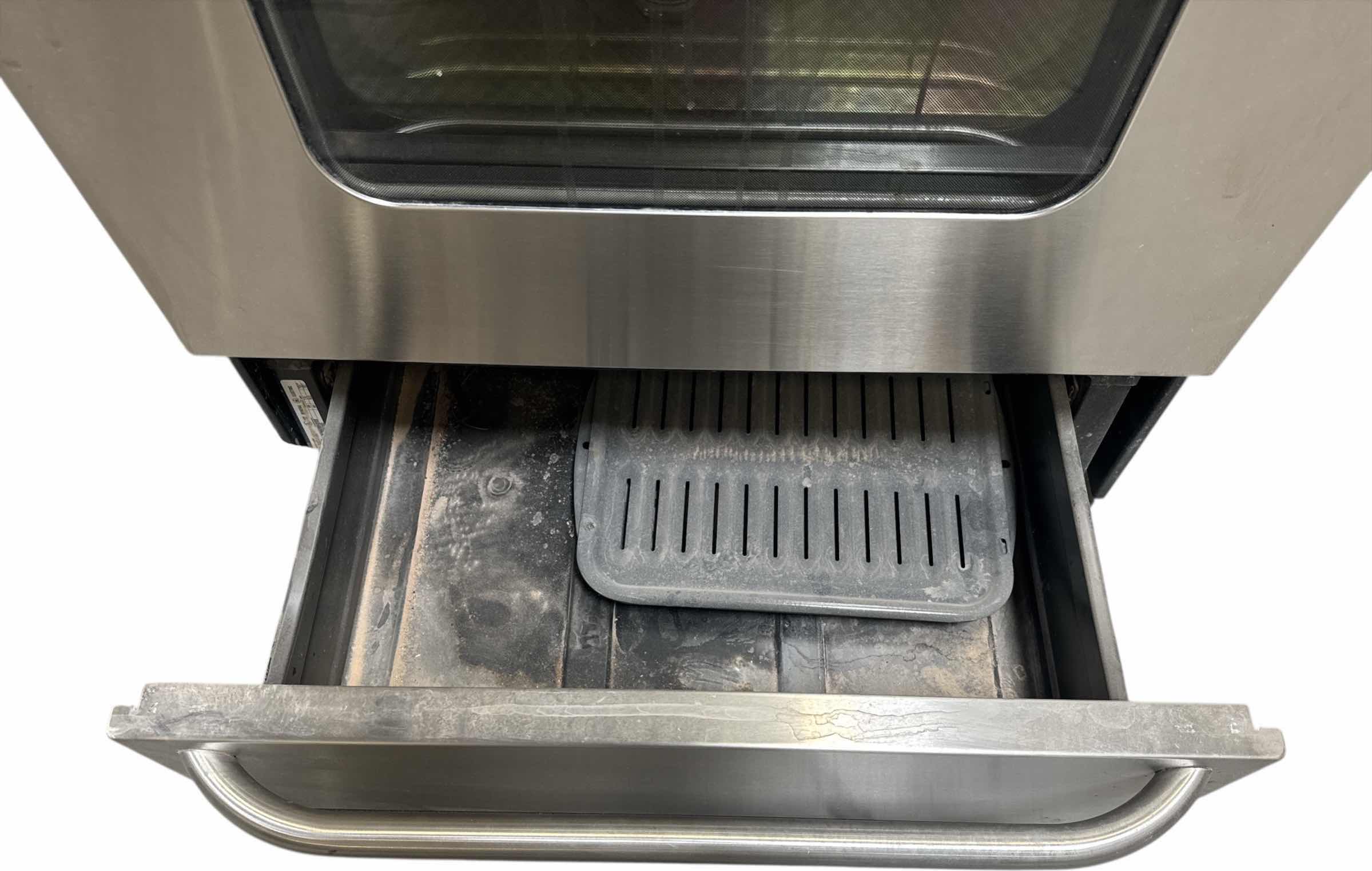 Photo 1 of GENERAL ELECTRIC STAINLESS STEEL ELECTRIC STOVE JBP66SOH2SS BLACK 30” X 25” X H47”