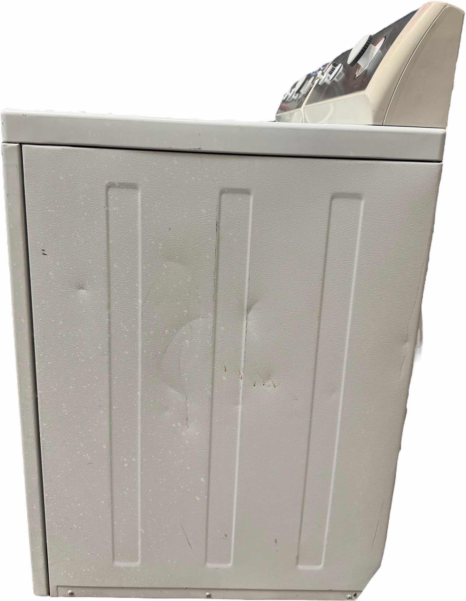 Photo 1 of ADMIRAL WASHER & DRYER ADE7005AYW & AAV700AWW WHITE 27” X 27” H47”