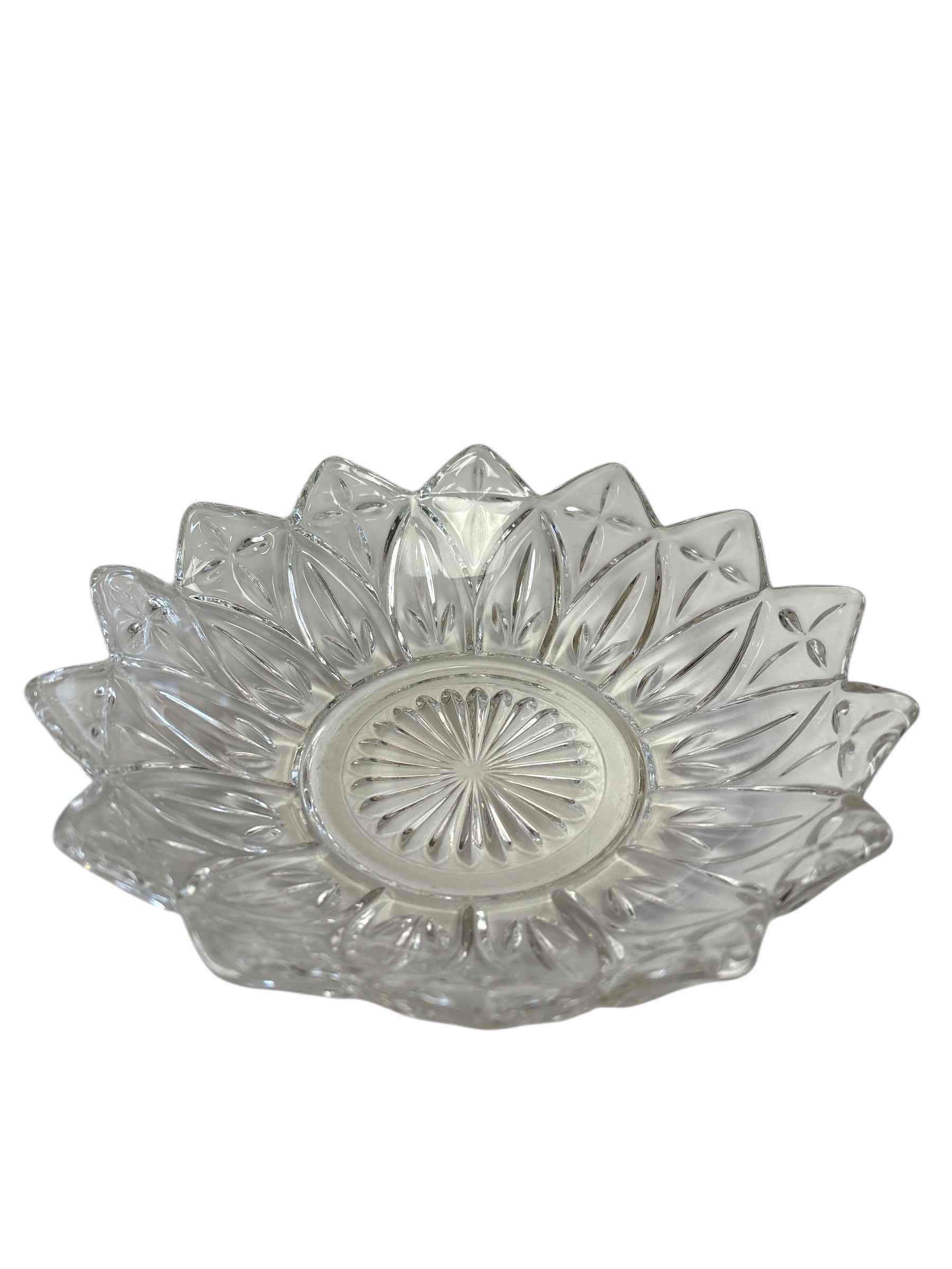 Photo 1 of VINTAGE FEDERAL GLASS PETAL GLASS PETAL BOWL