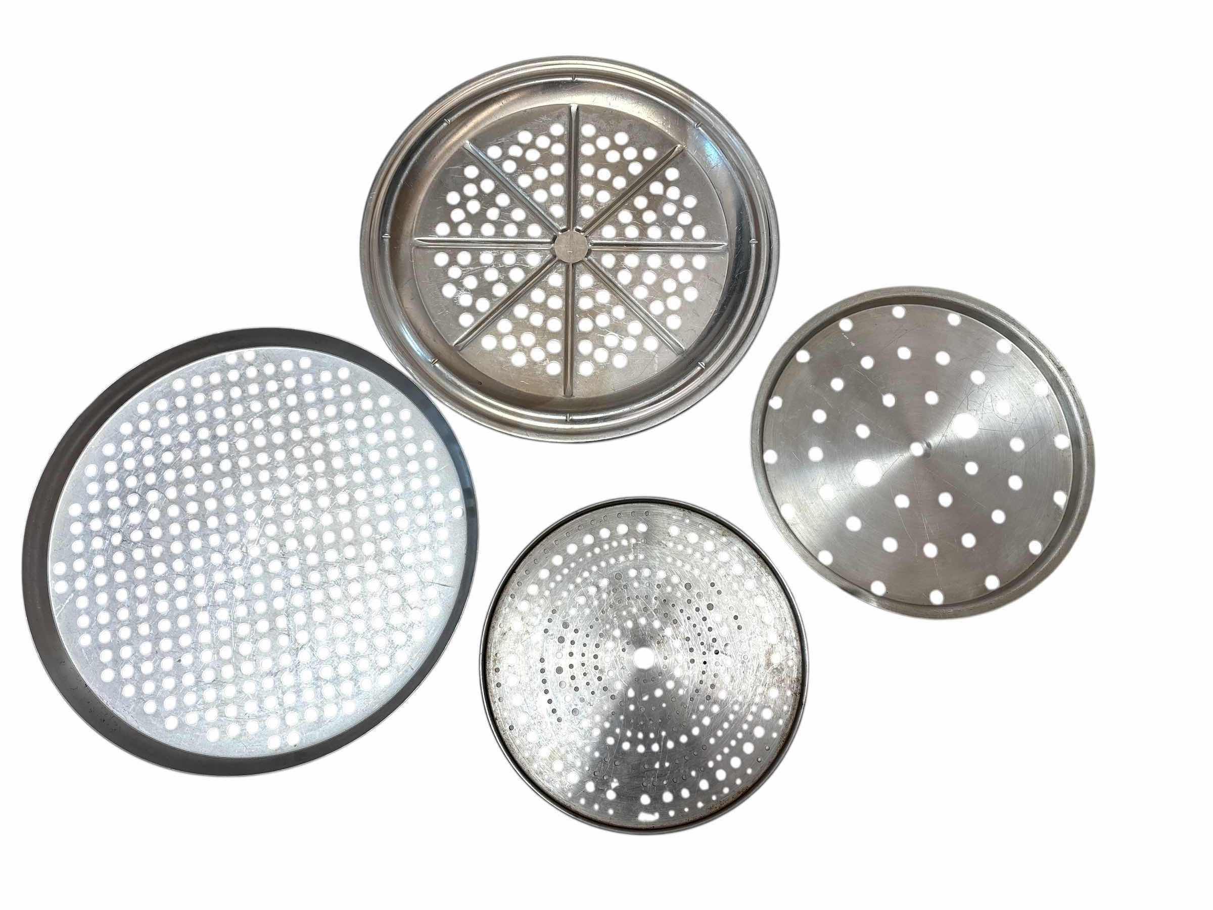 Photo 1 of PIZZA PANS (4)PCS 13.5”