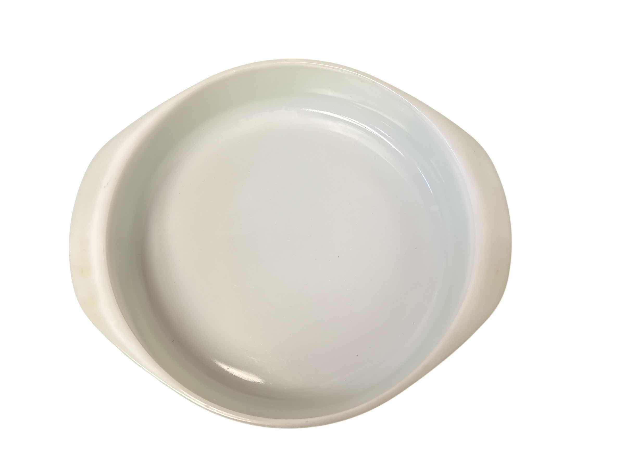 Photo 1 of VINTAGE PYREX CASSEROLE DISH 8”