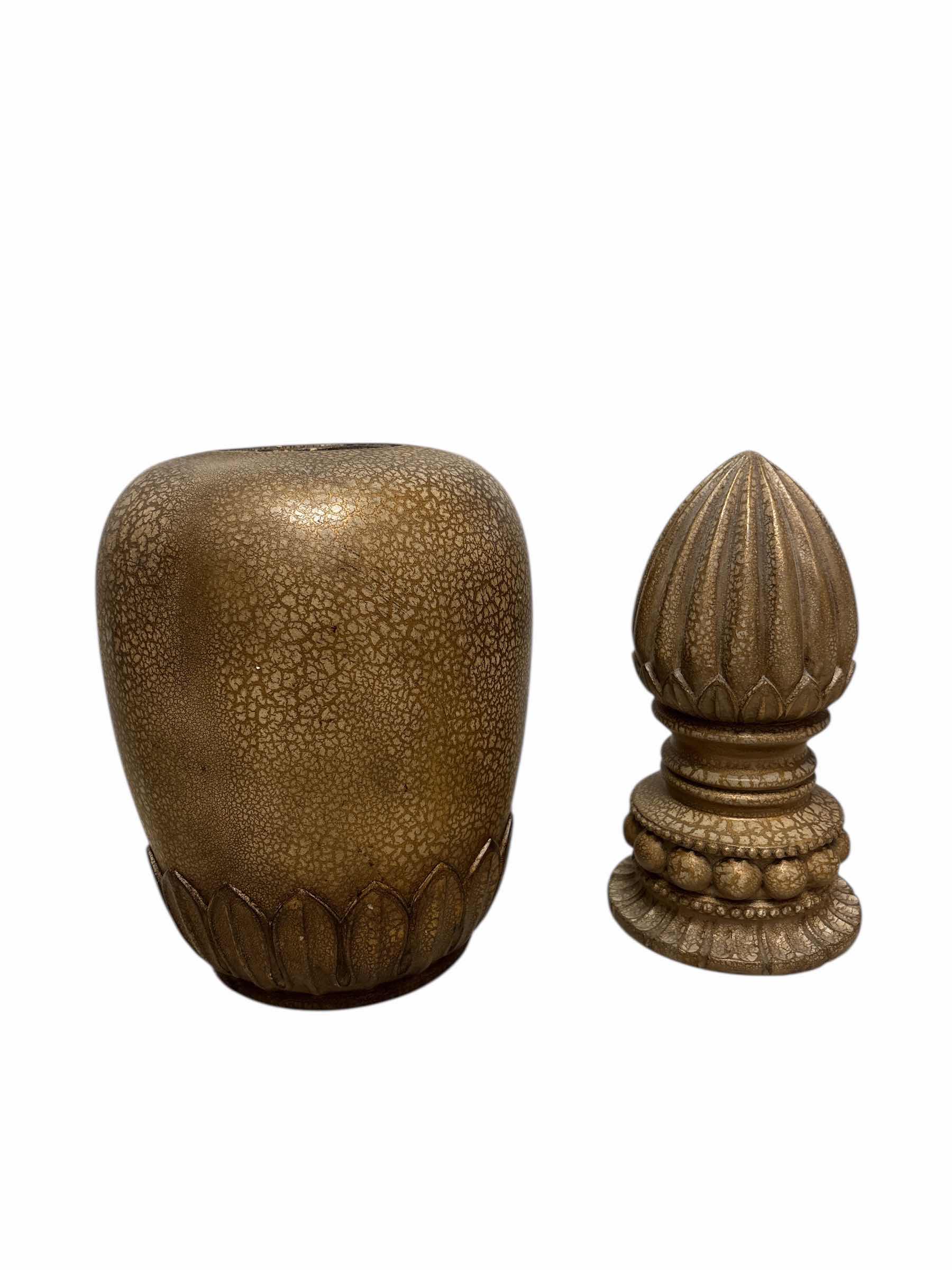 Photo 1 of VICTORIAN STYLE URN H20”