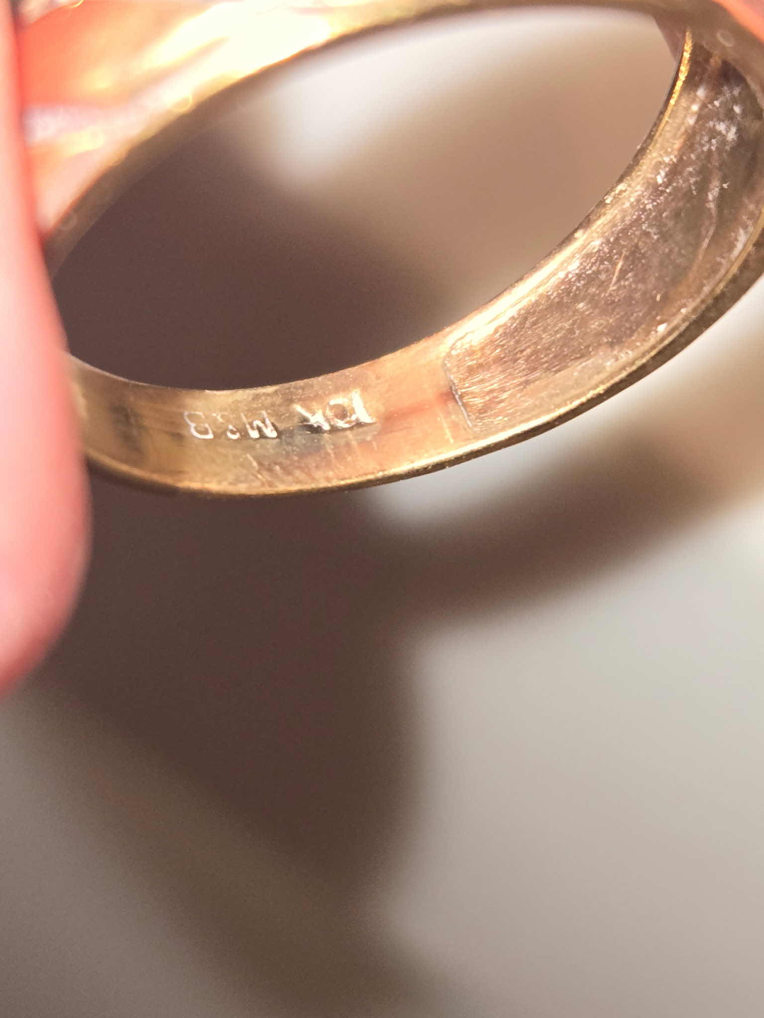 Photo 1 of WOMEN’S RING STAMPED 10 K GOLD 3 G SIZE 8 JEWELRY