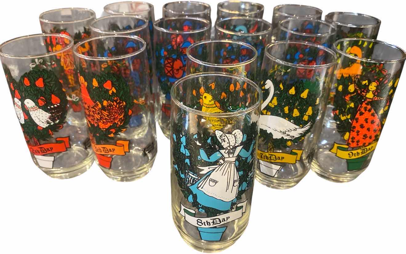 View 1 of VINTAGE PEPSI HOLIDAY GLASSES (16)
