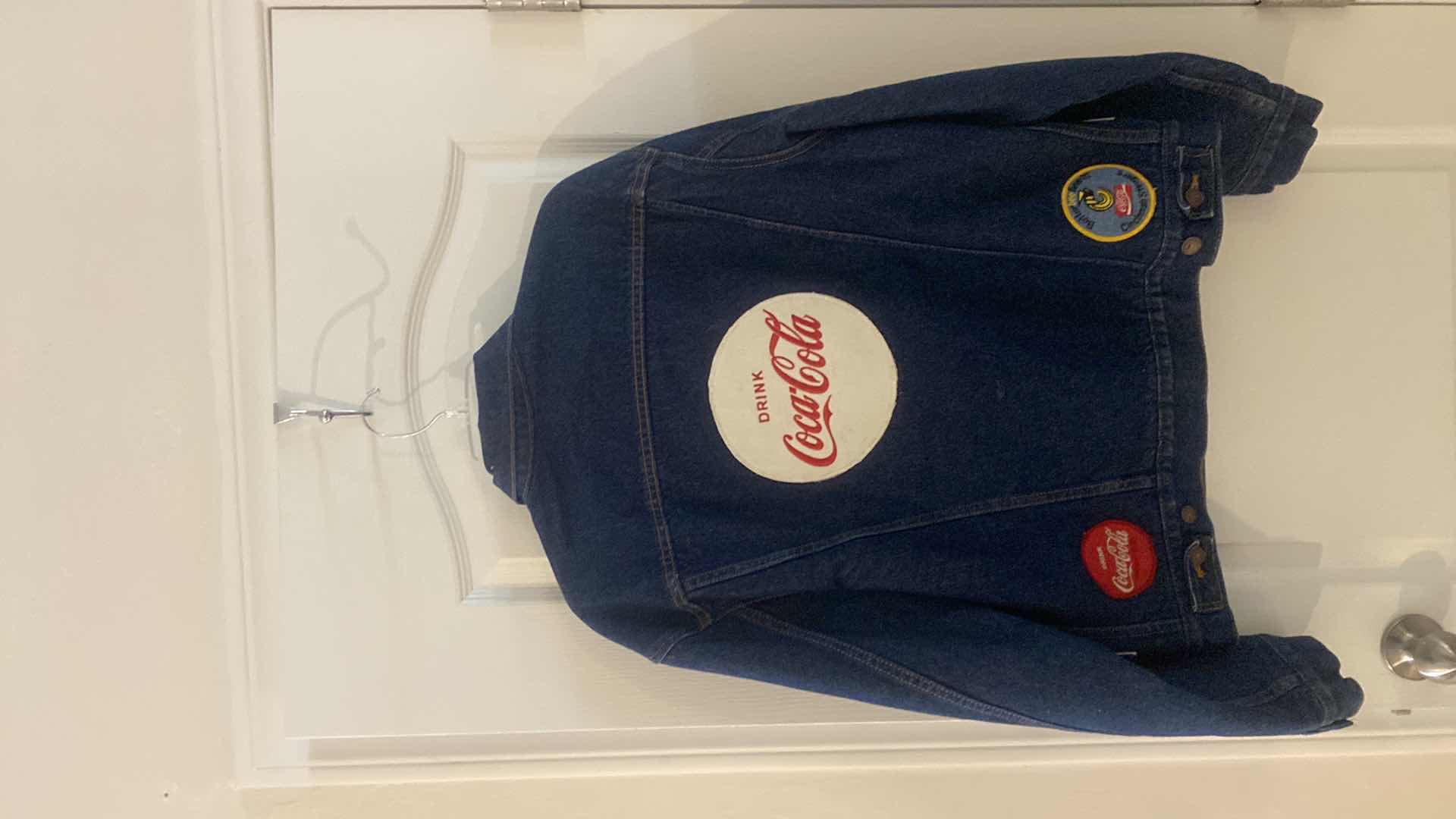 View 3 of MEN’S LEVI STRAUSS COMPANY INSULATED DENIM JACKET WITH PATCHES SIZE 42