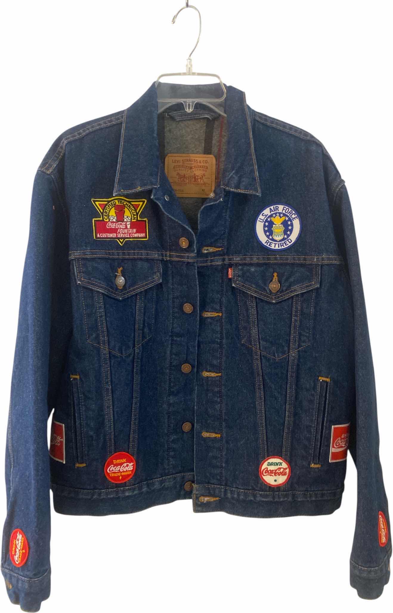 View 1 of MEN’S LEVI STRAUSS COMPANY INSULATED DENIM JACKET WITH PATCHES SIZE 42