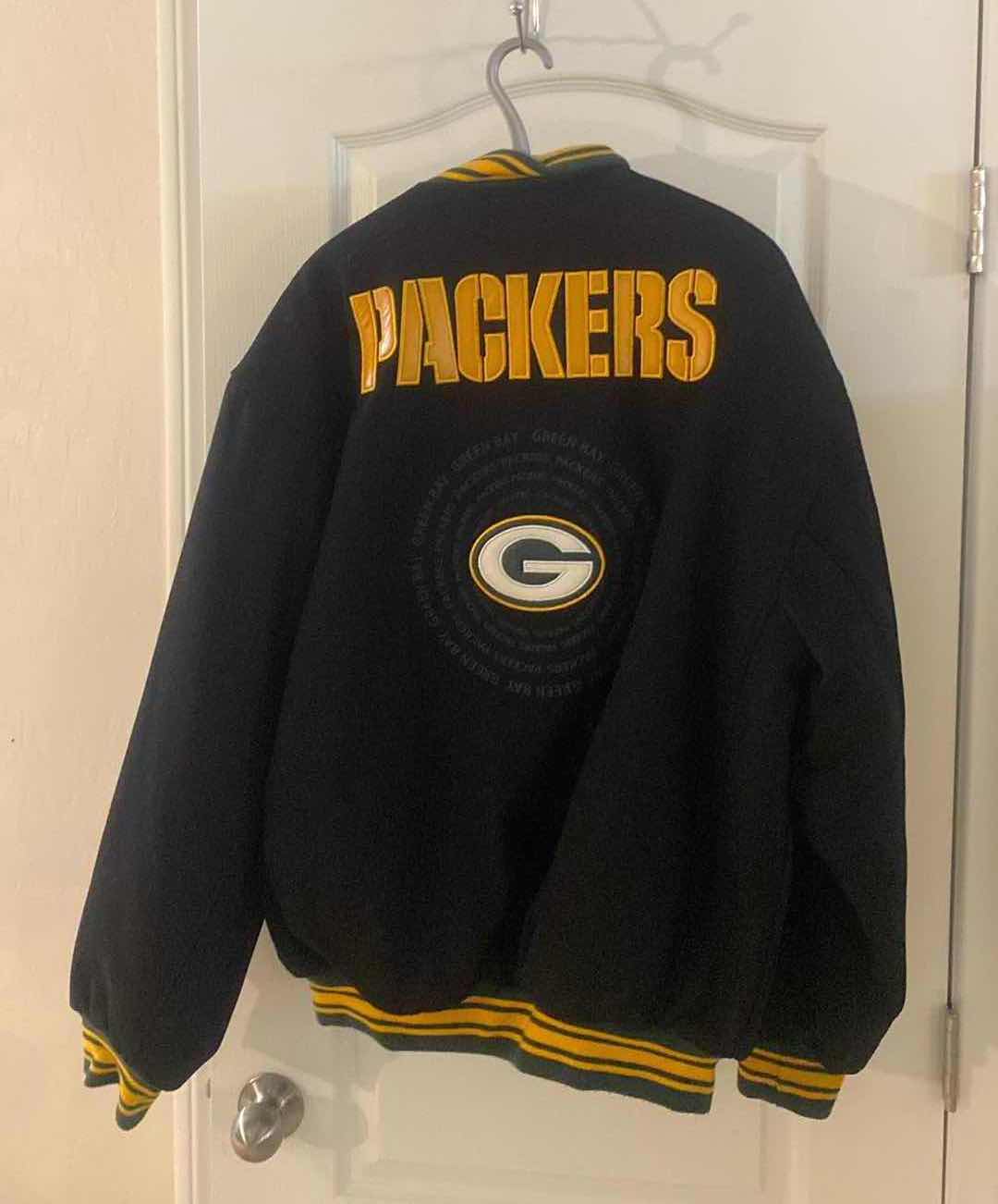 View 5 of GREEN BAY PACKERS NFL INSULATED STADIUM JACKET SIZE LARGE