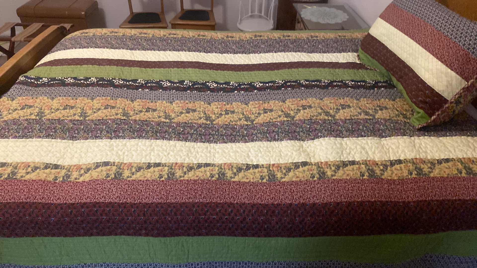View 2 of FULL SIZE QUILT WITH ONE SHAM