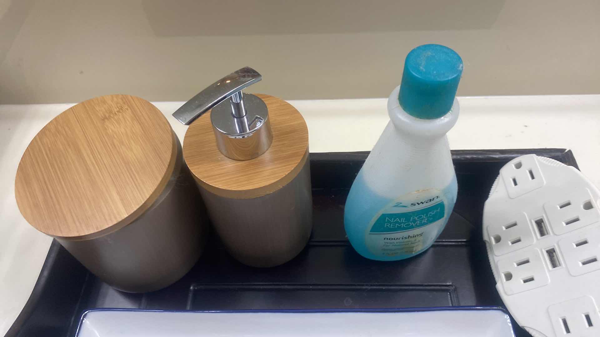 View 2 of BATHROOM ACCESSORIES – TRAYS RING HOLDER AND MORE (8)
