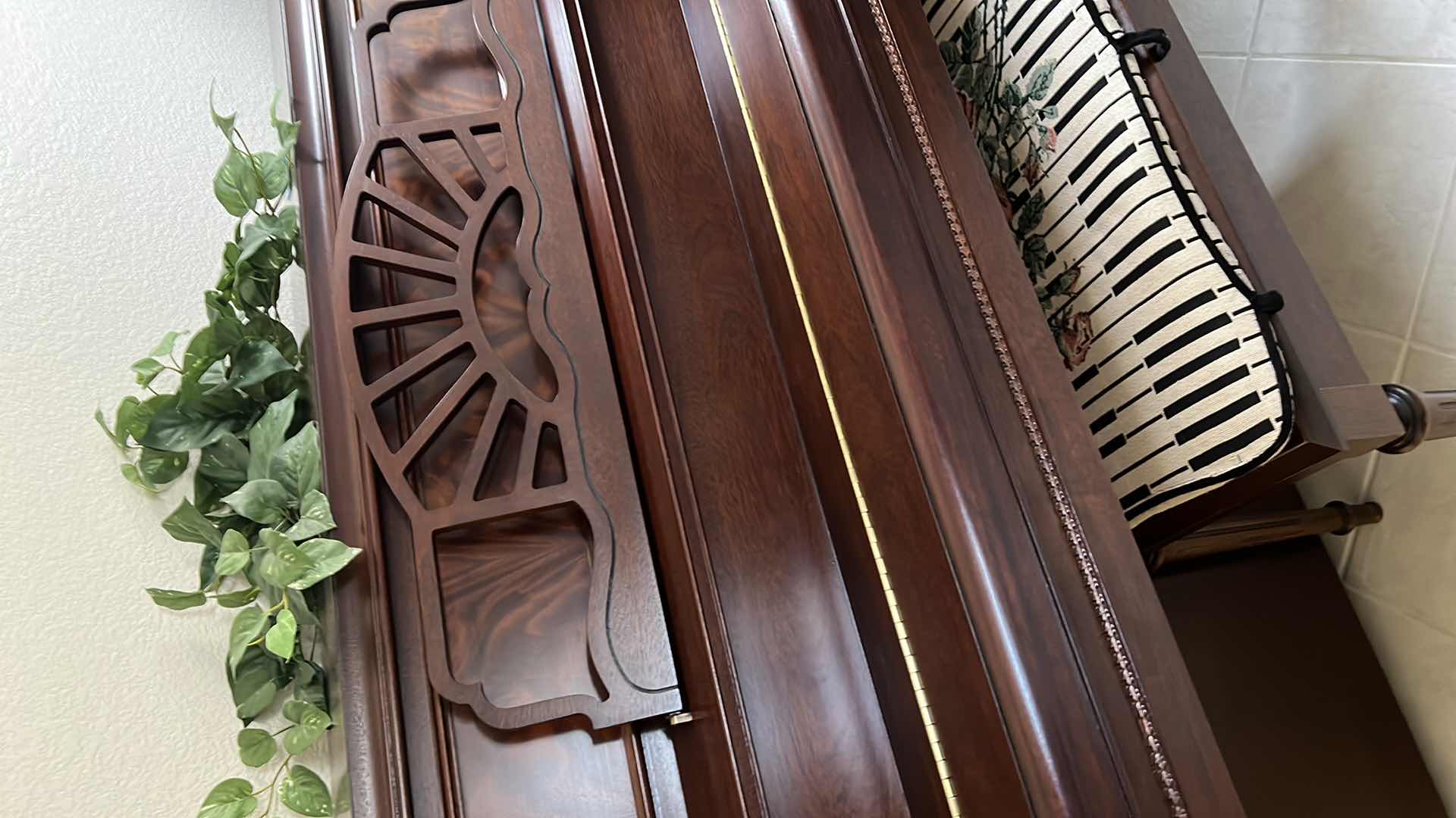 Photo 1 of YAMAHA UPRIGHT PIANO WITH BENCH