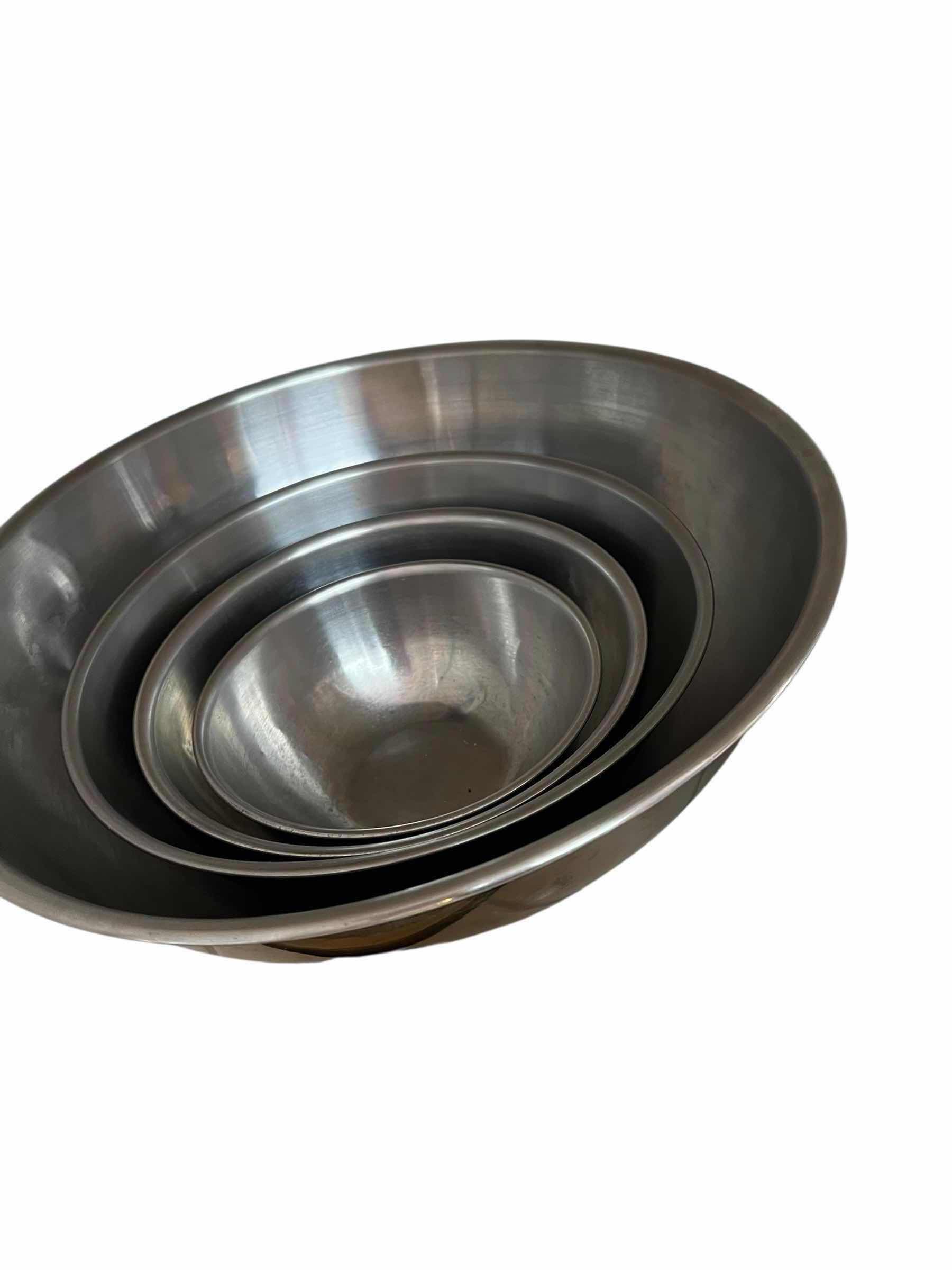 Photo 1 of CONTENTS OF CORNER-KITCHEN WARE. MIXING BOWLS AND CASSEROLE DISHES.