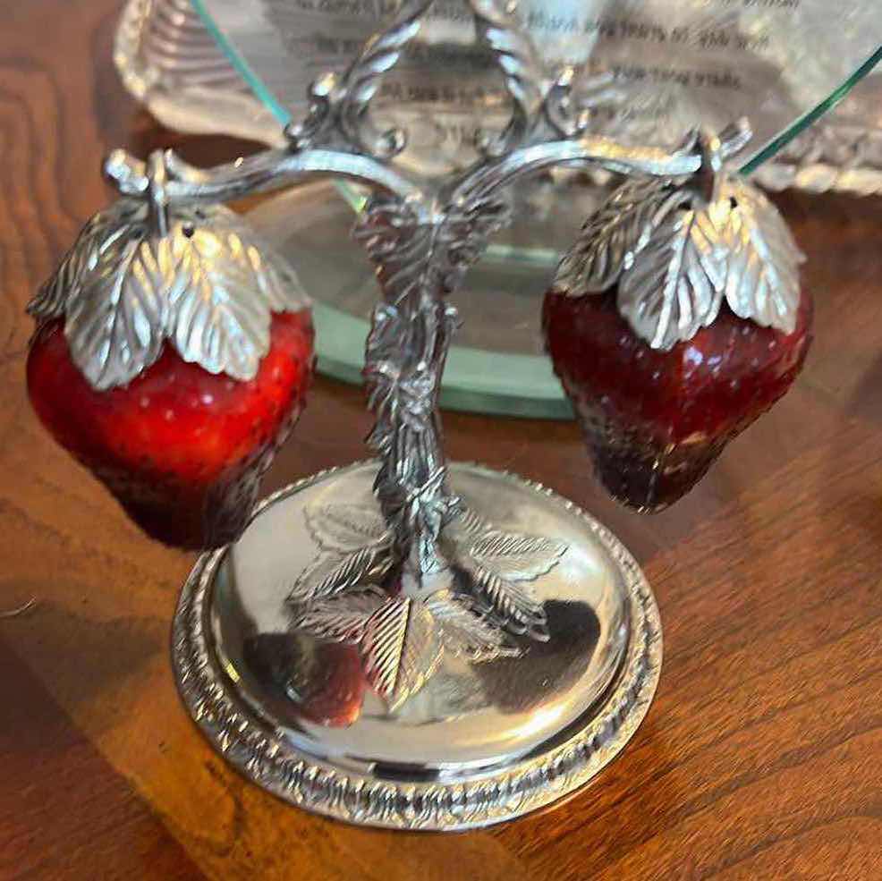 Photo 1 of VINTAGE SALT AND PEPPER SHAKERS “ HANGING STRAWBERRIES”