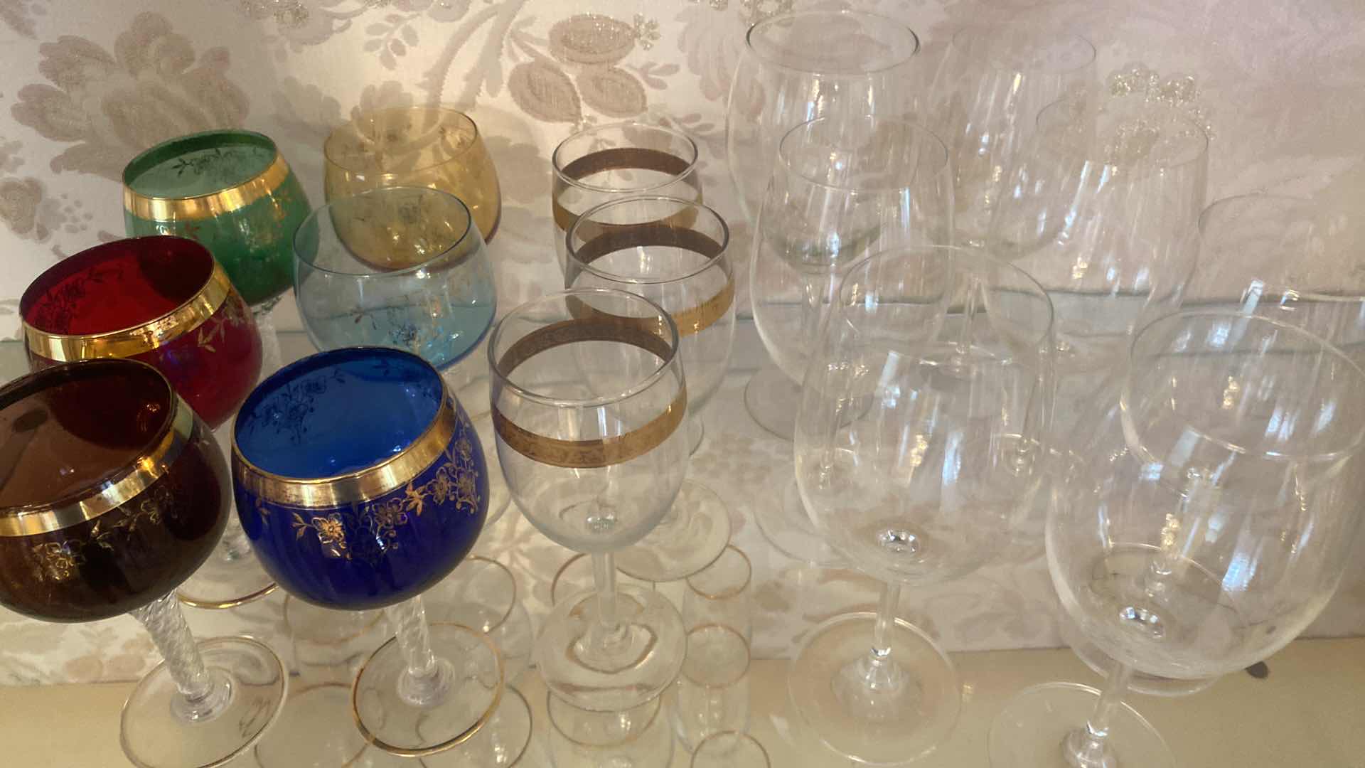 Photo 1 of 16 - PIECES STEMWARE