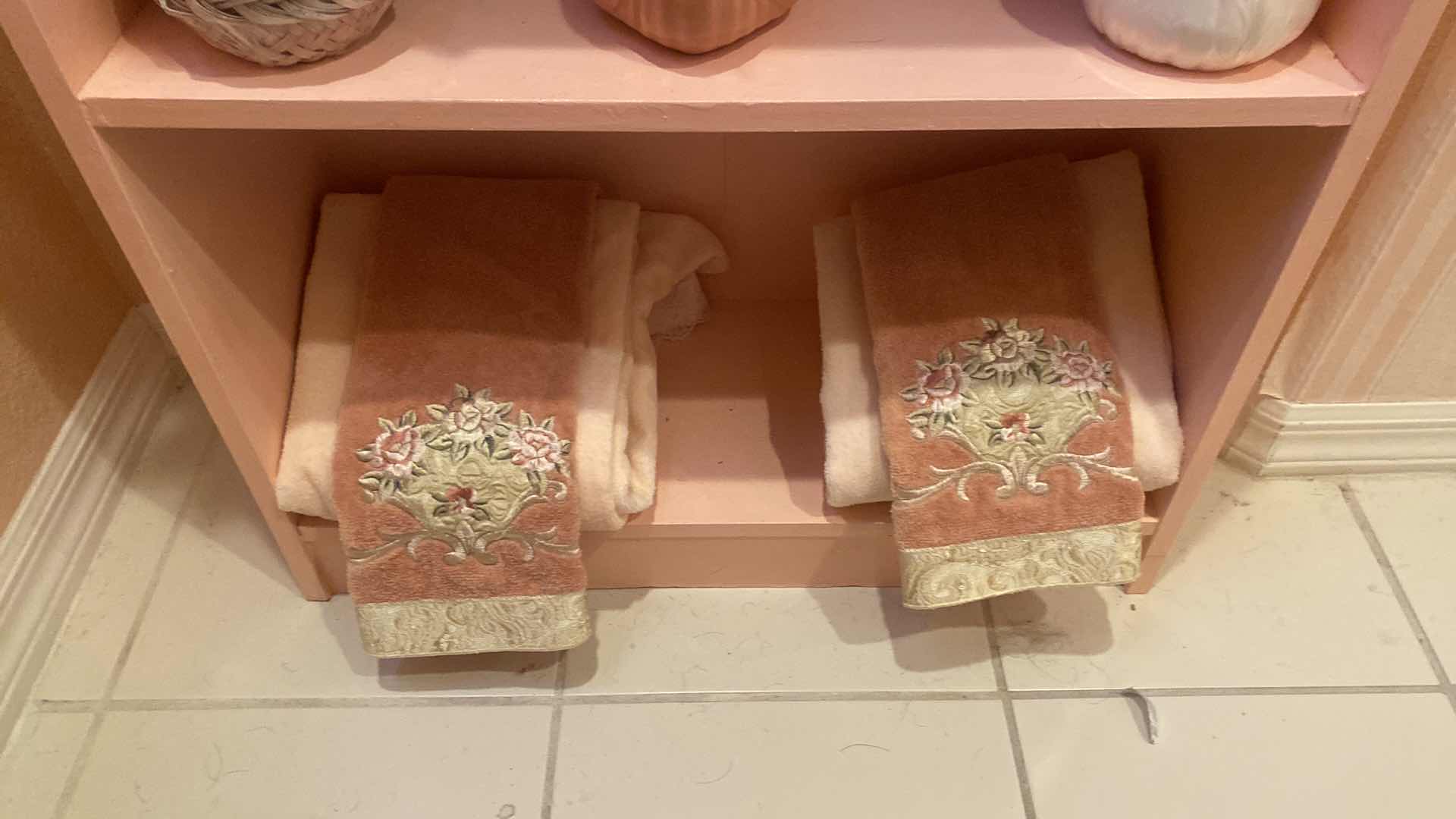 Photo 4 of 2 SHELF BOOK SHELF WITH BATHROOM ACCESSORIES 24“ x 10“ H29”