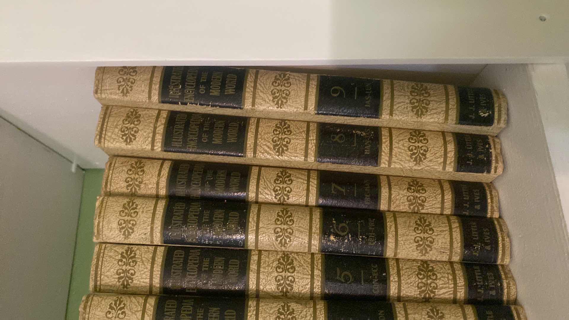 Photo 1 of 1 SHELF OF BOOKS - VARIOUS GENRES