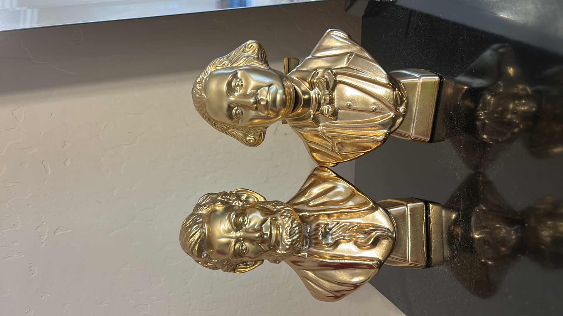 Photo 2 of 2 GOLD TONE AVON PRESIDENT BUST STATUES COLOGNE BOTTLES H7.25”