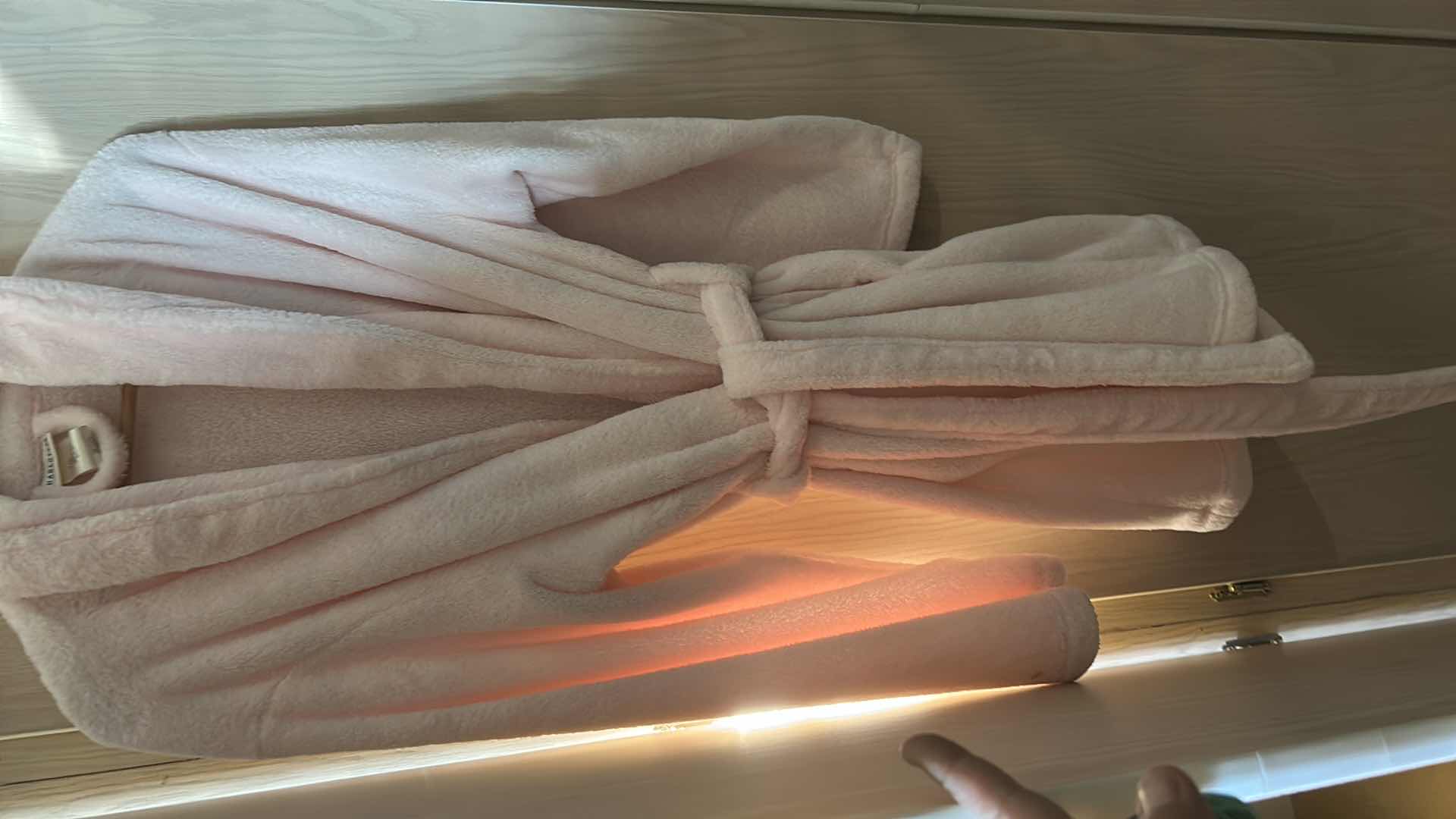 Photo 1 of 5 PC WOMENS CLOTHING SIZE
XL XXL