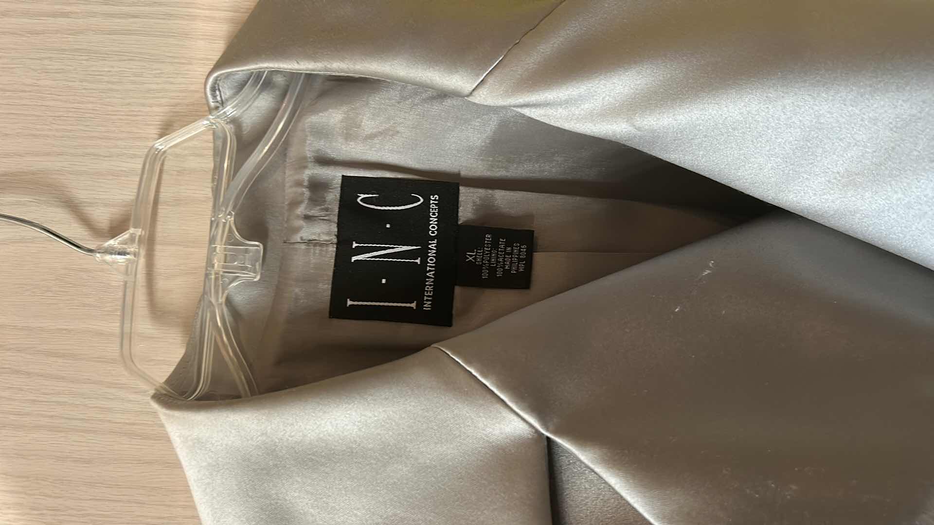 Photo 1 of 5 PC WOMENS CLOTHING SIZE
XL XXL