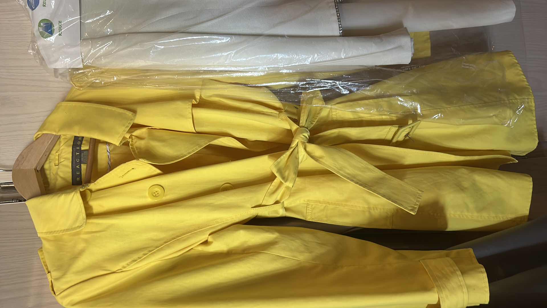 Photo 1 of 5 PC WOMENS CLOTHING SIZE
XL XXL