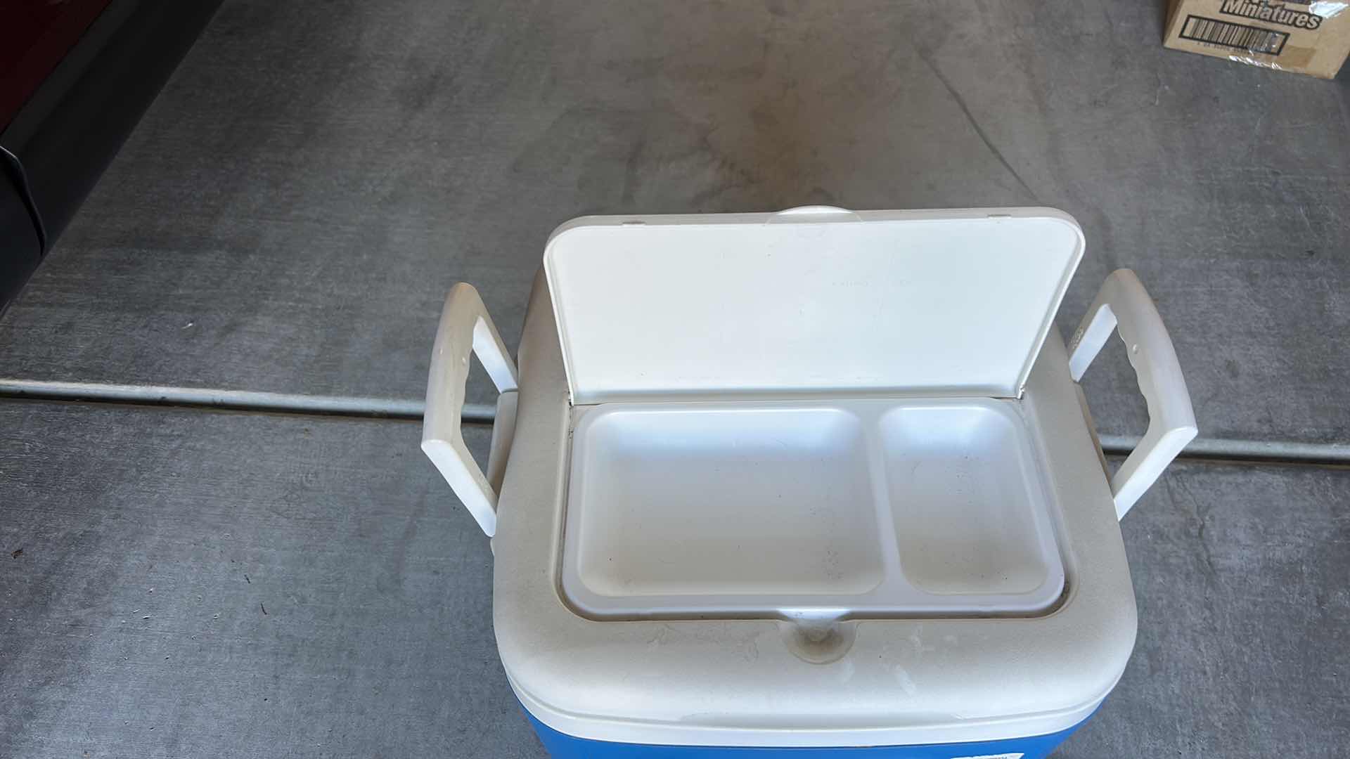 Photo 1 of IGLOO ICE CUBE