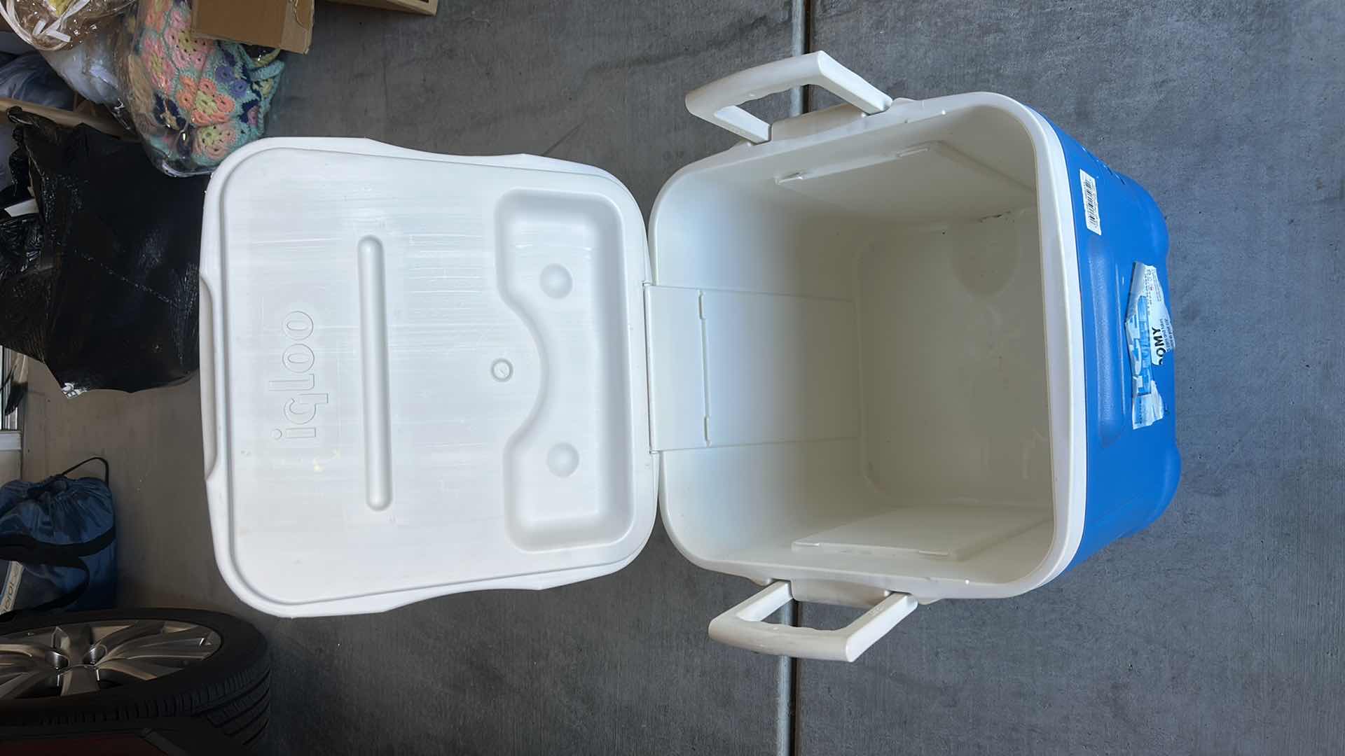 Photo 1 of IGLOO ICE CUBE