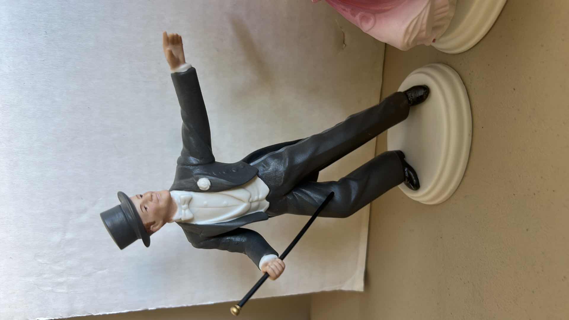 Photo 1 of 2 AVON IMAGES OF HOLLYWOOD FIGURINES (TALLEST H7”)