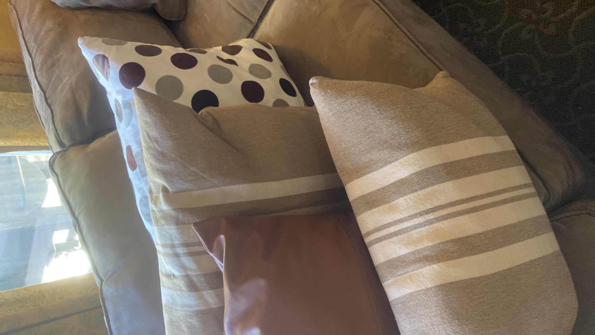 Photo 1 of 6 TOSS PILLOWS & THROW