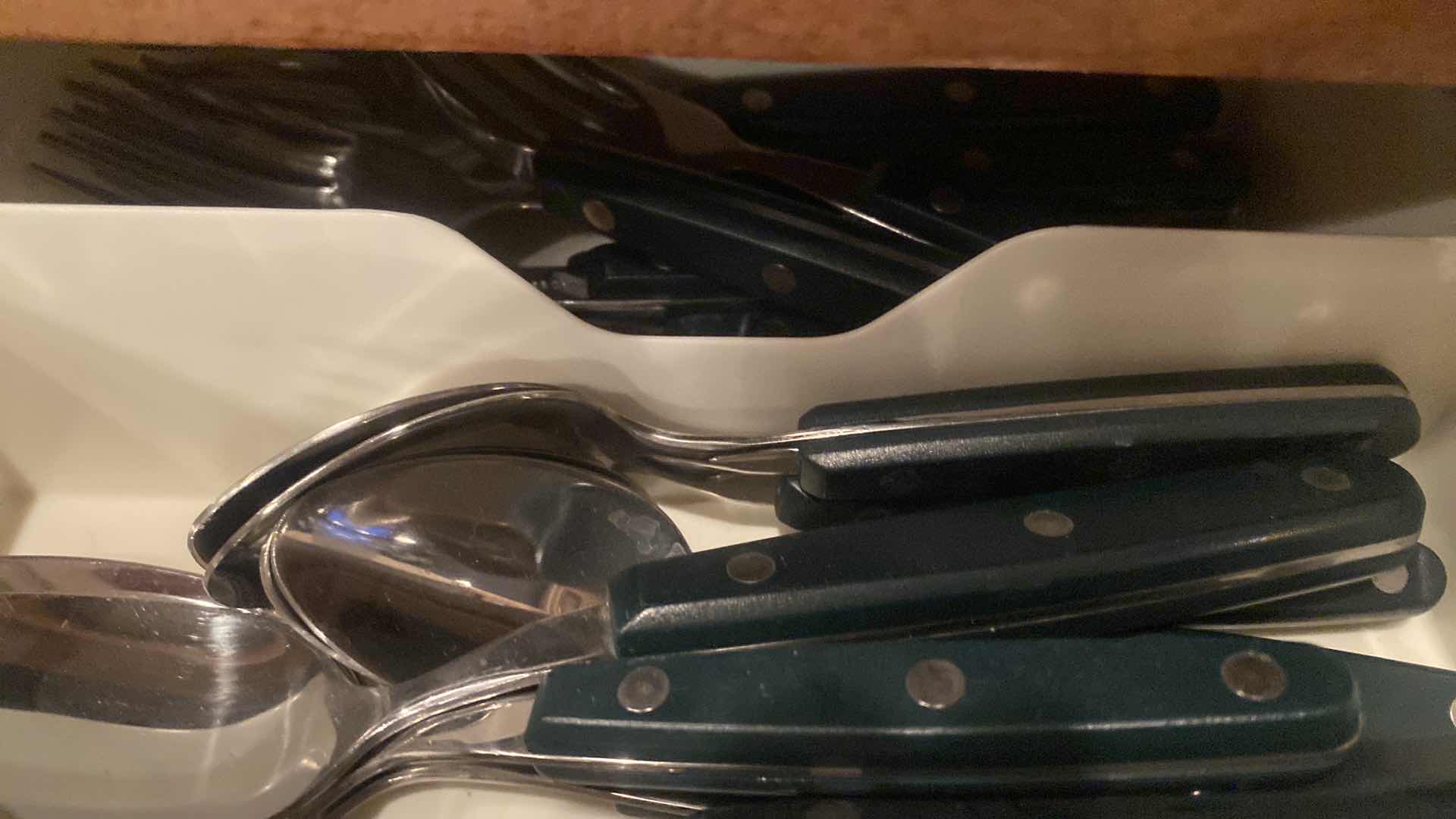 Photo 1 of CONTENTS OF DRAWER - SILVERWARE