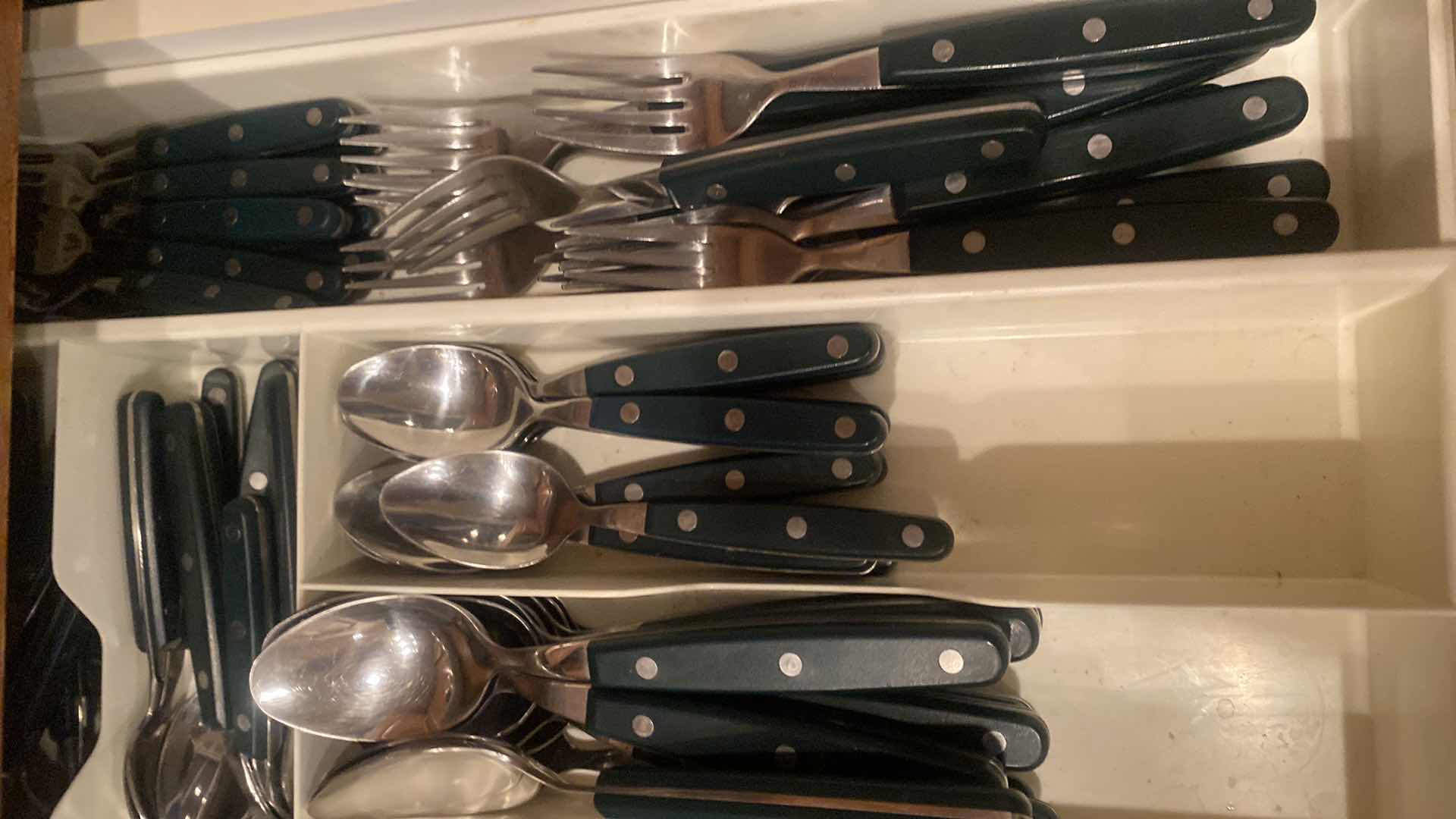 Photo 1 of CONTENTS OF DRAWER - SILVERWARE