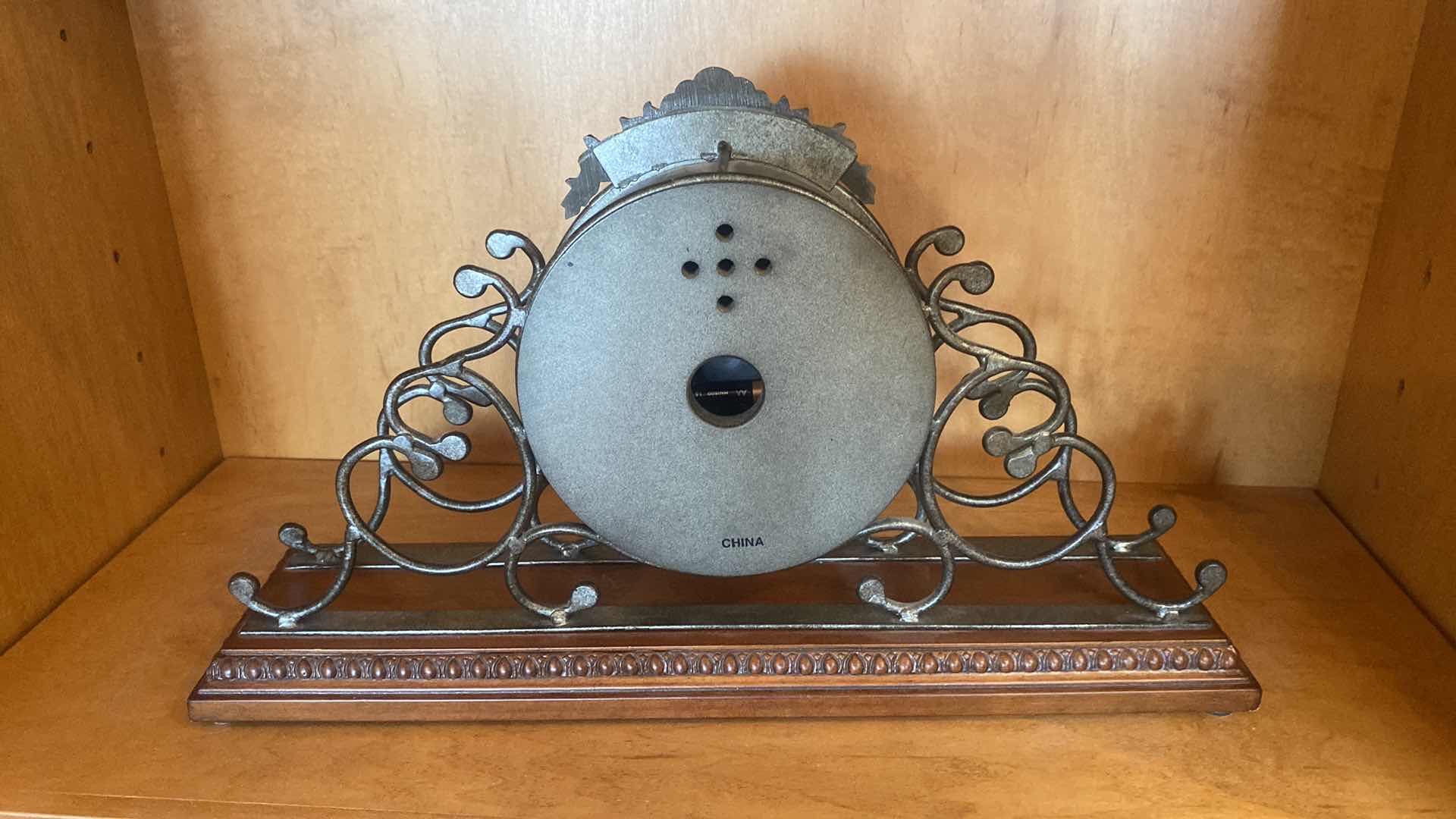 Photo 1 of HOWARD MILLERS WESTMINSTER CHIME MANTLE CLOCK 15 1/2” x 9 1/2”