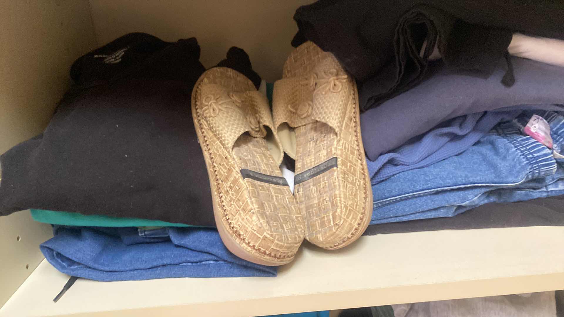 Photo 1 of 6 SHELFS MENS SIZE 2 XL & XL CLOTHING