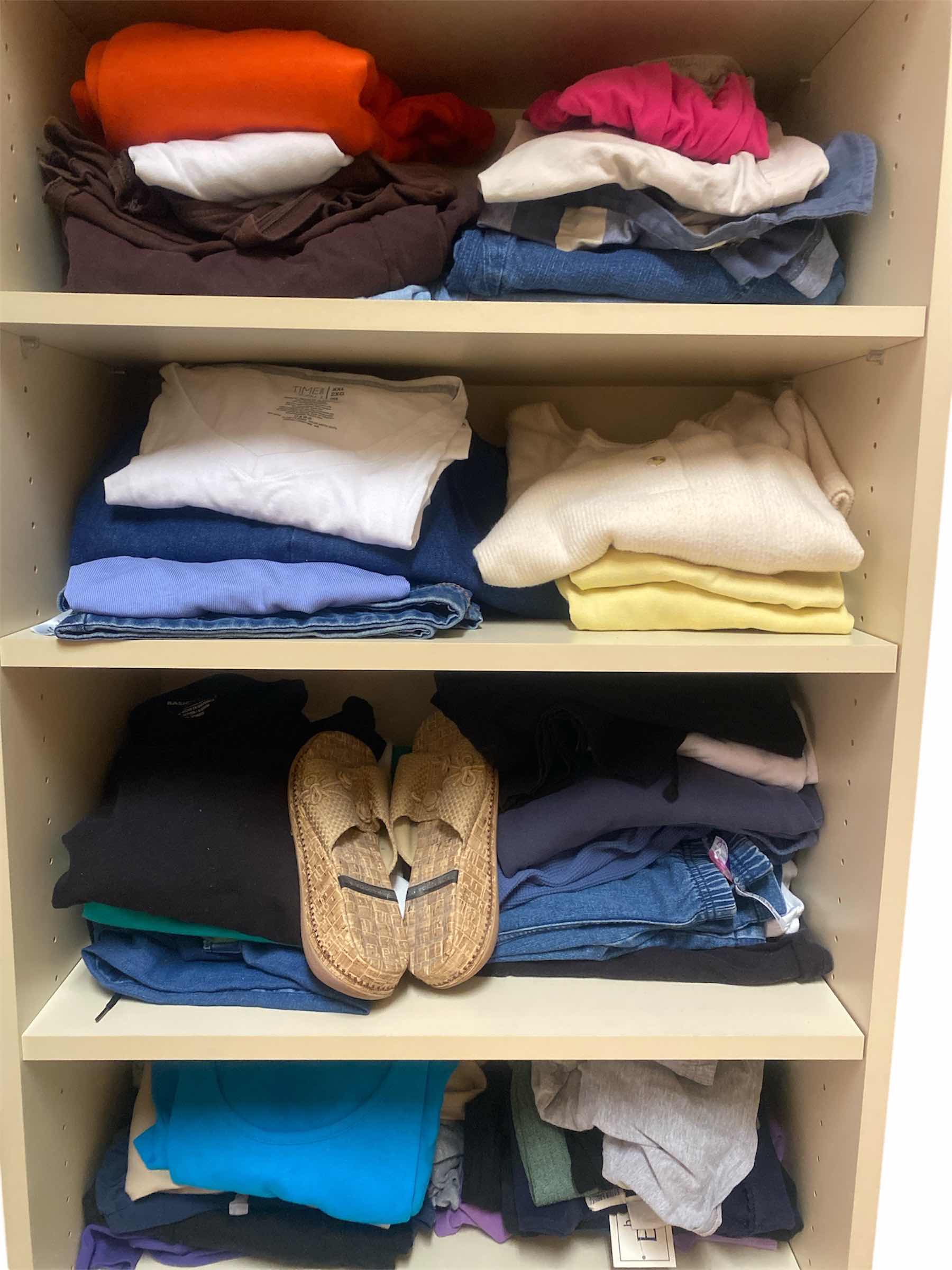 Photo 1 of 6 SHELFS MENS SIZE 2 XL & XL CLOTHING