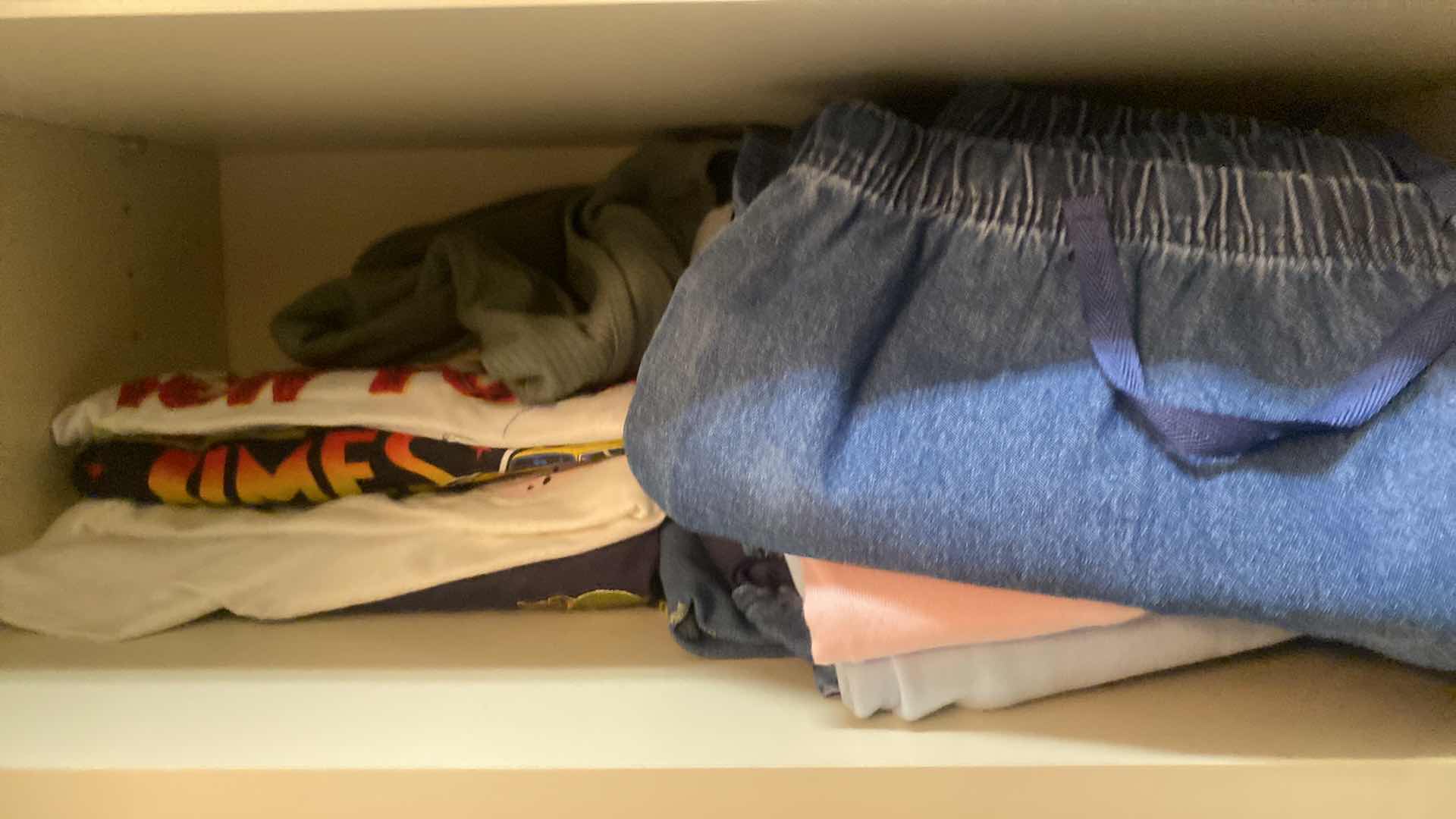 Photo 1 of 8 SHELFS MENS SIZE 2 XL & XL CLOTHING