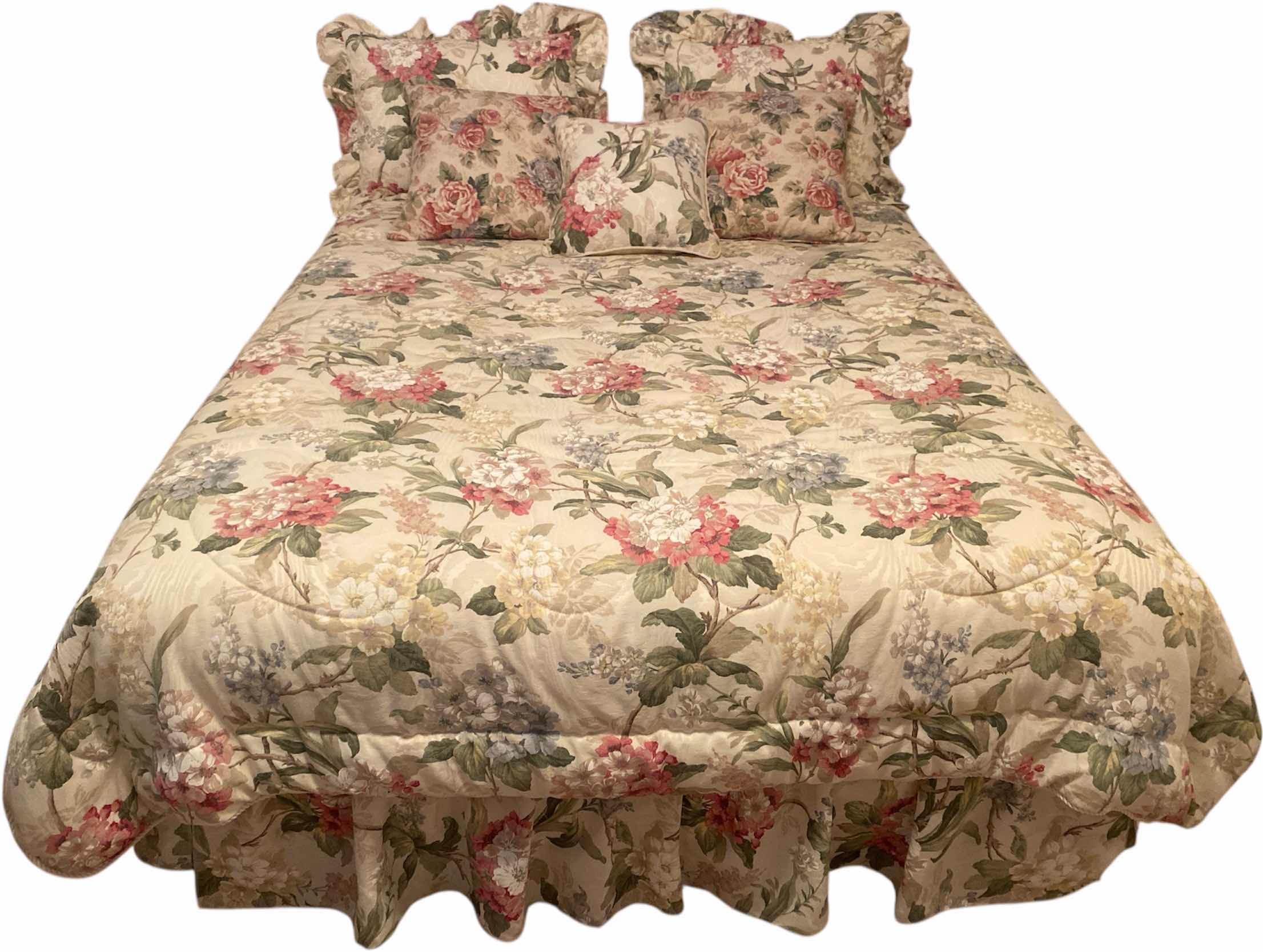 Photo 1 of QUEEN SIZE REVERSIBLE COMFORTER SET WITH SHEETS