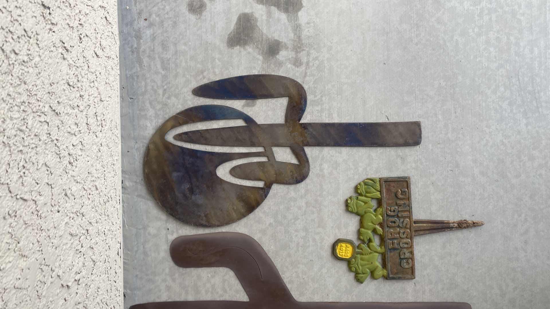 Photo 1 of 4 METAL YARD ART. LARGEST H22”