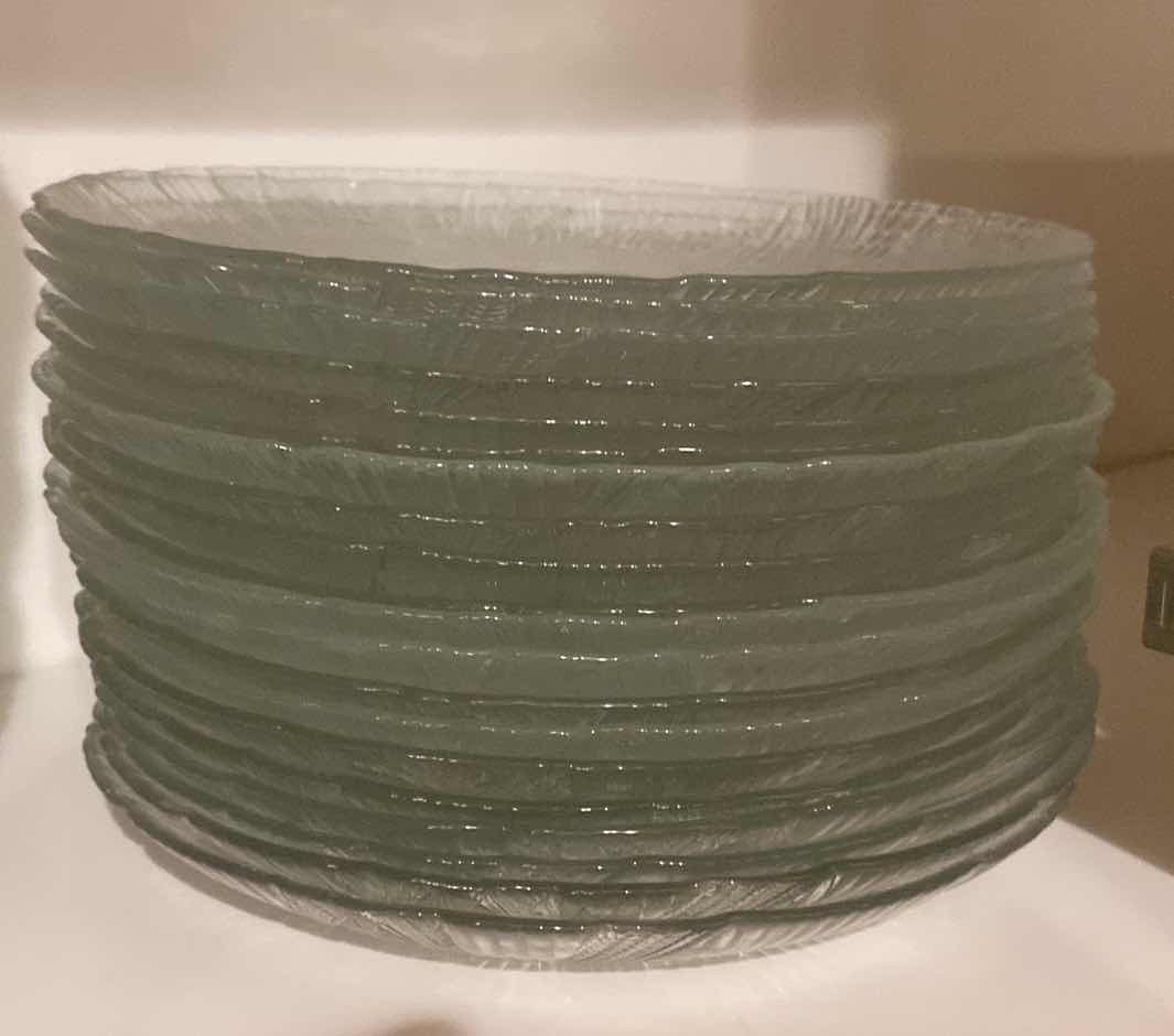 Photo 1 of 19-ARCOROC CANTERBURY CROCUS  PLATES 8” (mugs, plates, salad, and bowls. Also available sold separately) EST VALUE $220