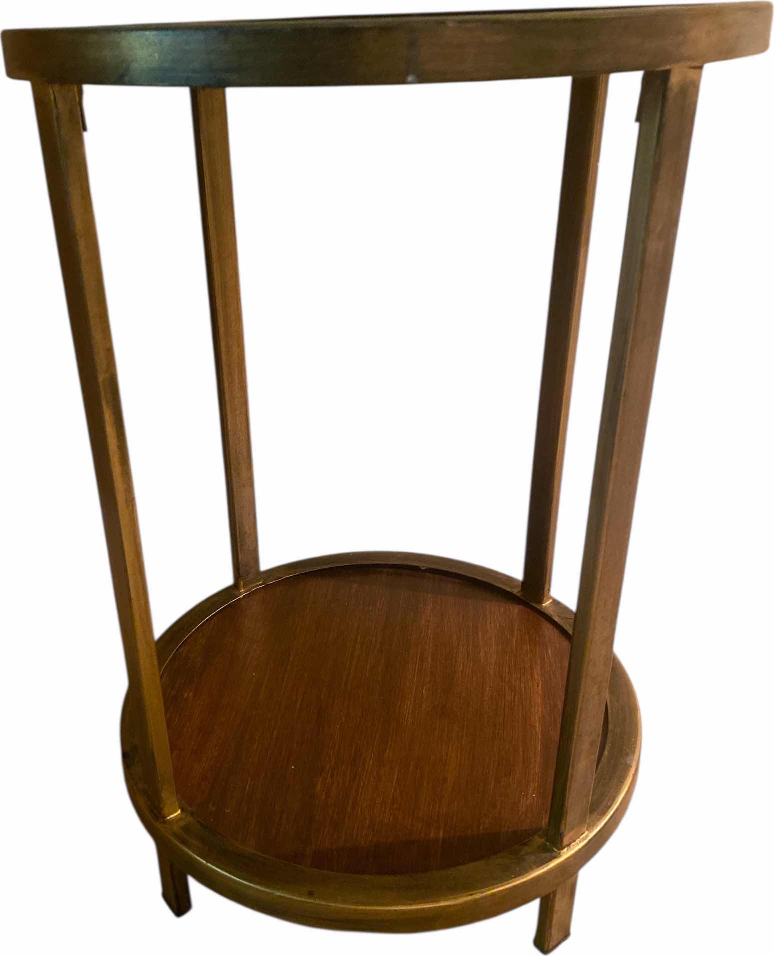 Photo 1 of 15” ROUND TABLE H22”