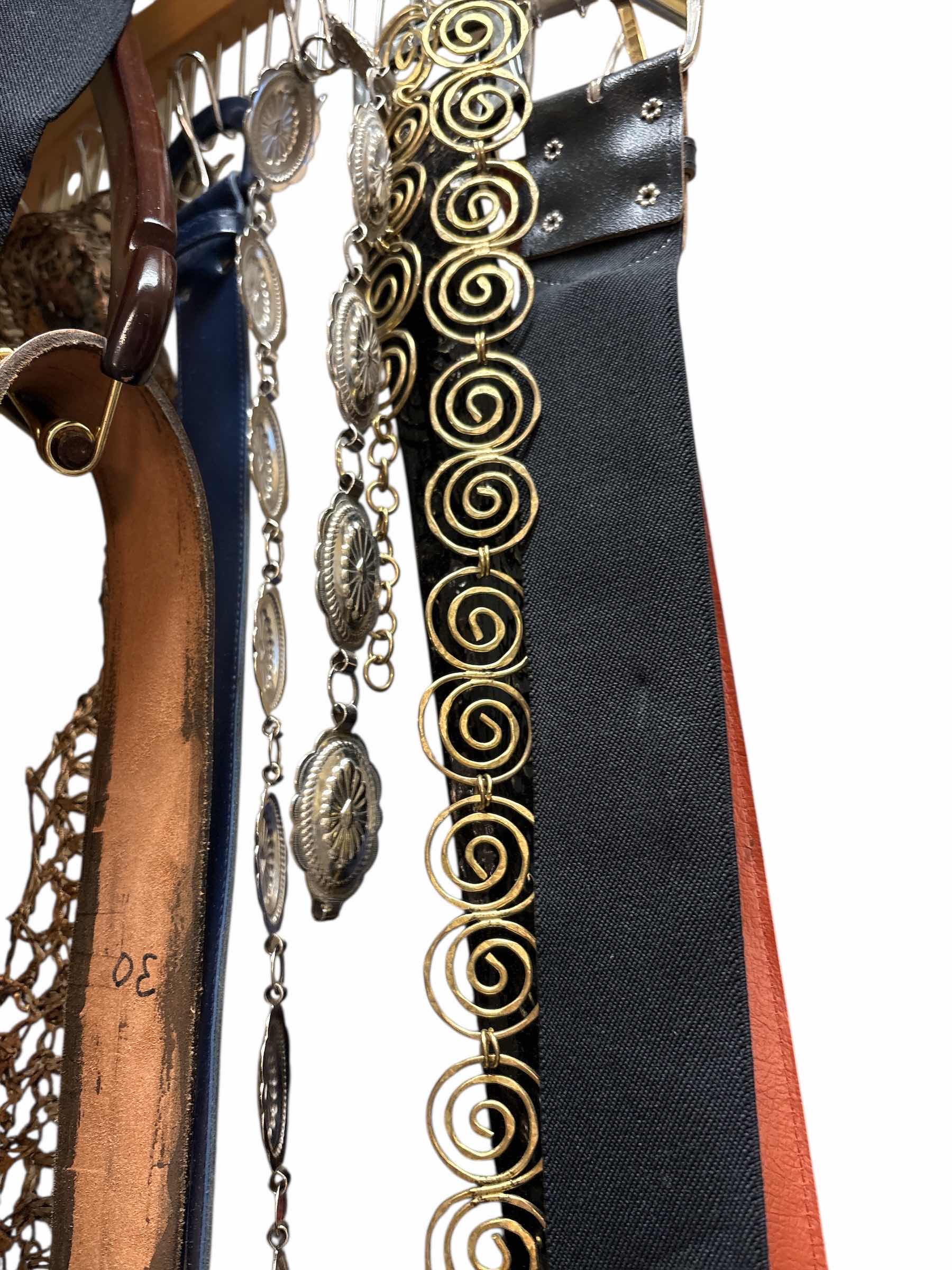 Photo 1 of (11)PCS WOMENS BELT