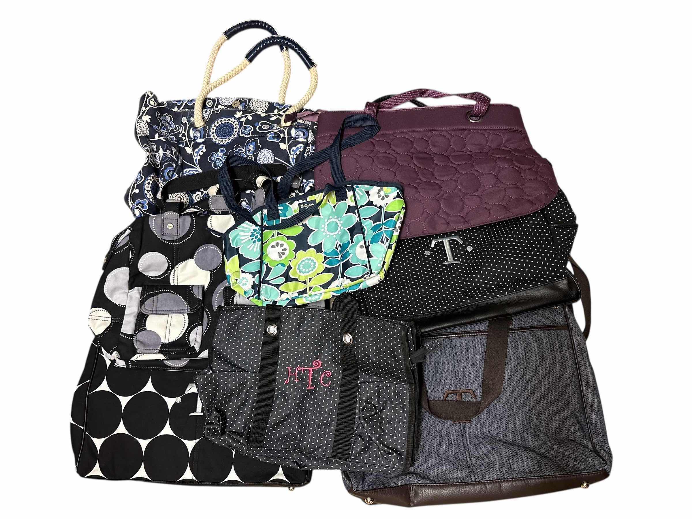 Photo 1 of (8)PCS WOMENS HANDBAGS