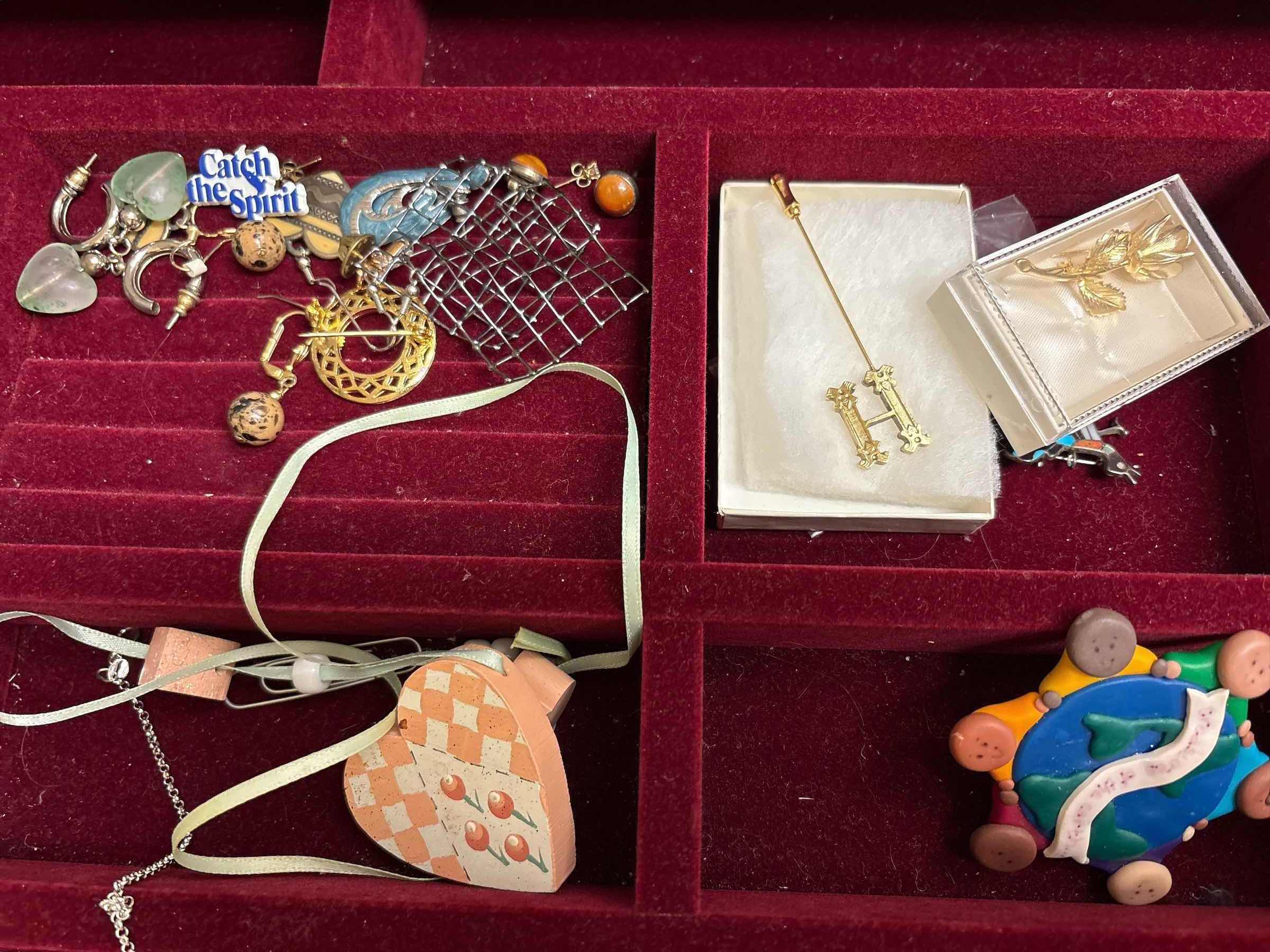 Photo 1 of FASHION JEWELRY