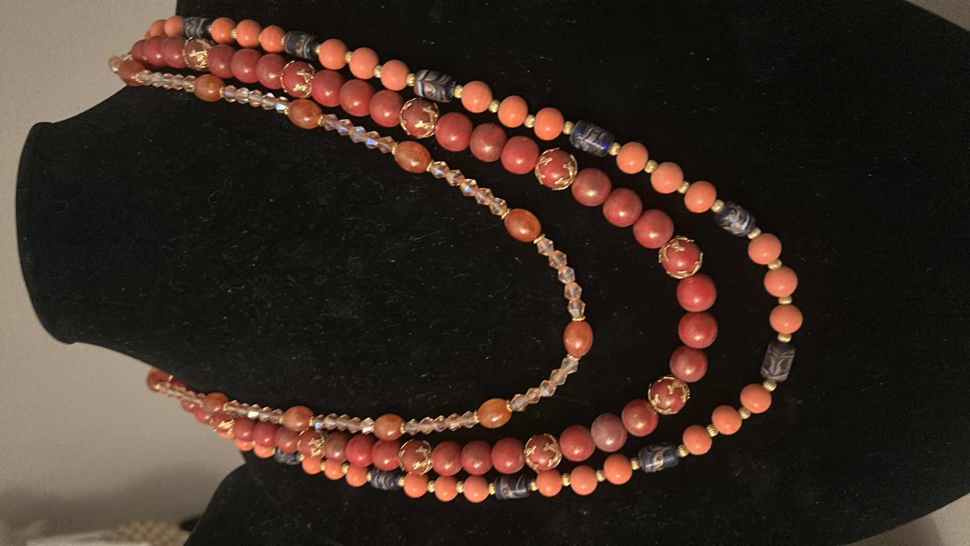 Photo 2 of 6 - FASHION JEWELRY PIECES - 5 CUSTOM DESIGNED NECKLACES & 1 PAIR OF EARRINGS