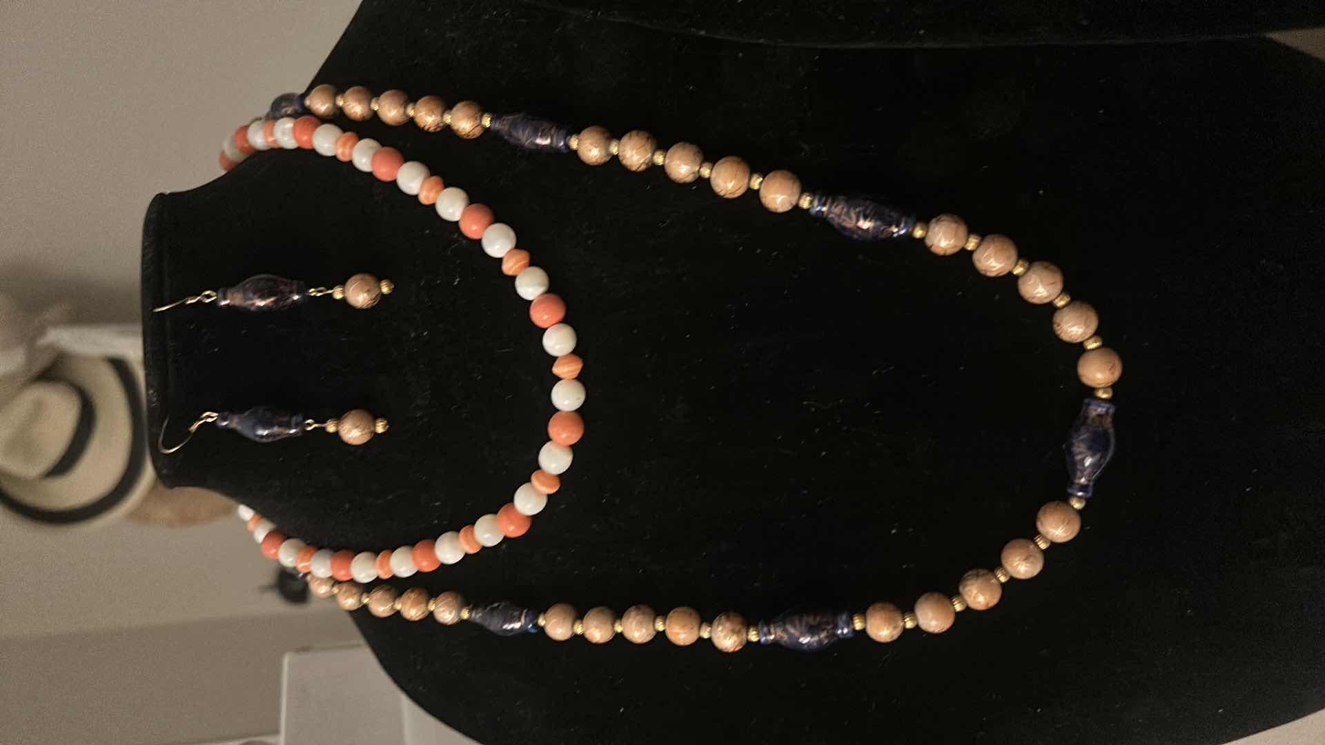 Photo 1 of 6 - FASHION JEWELRY PIECES - 5 CUSTOM DESIGNED NECKLACES & 1 PAIR OF EARRINGS