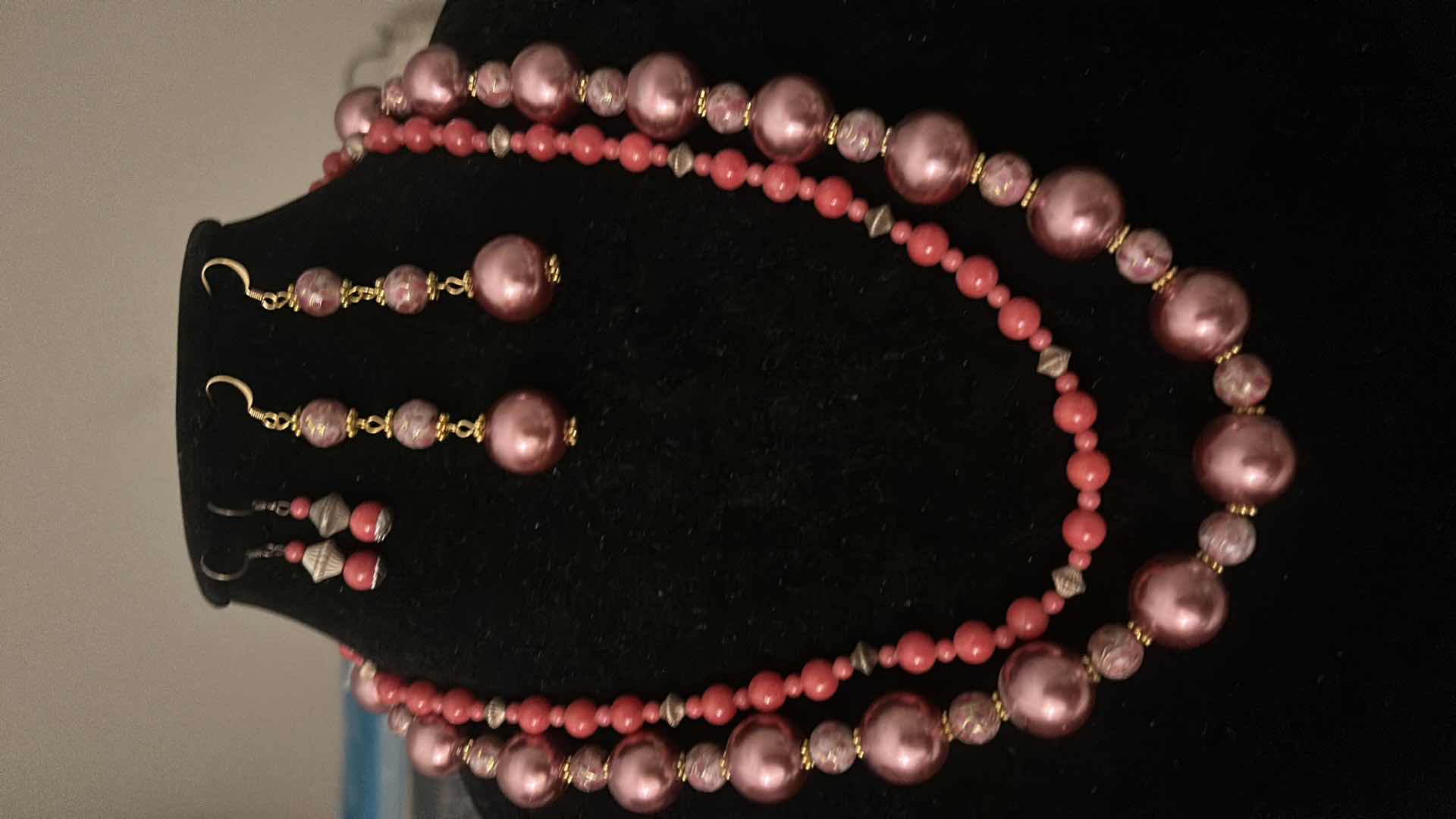 Photo 1 of 8- FASHION JEWELRY PIECES - 4 CUSTOM DESIGNED NECKLACES & 4 PAIRS OR EARRINGS