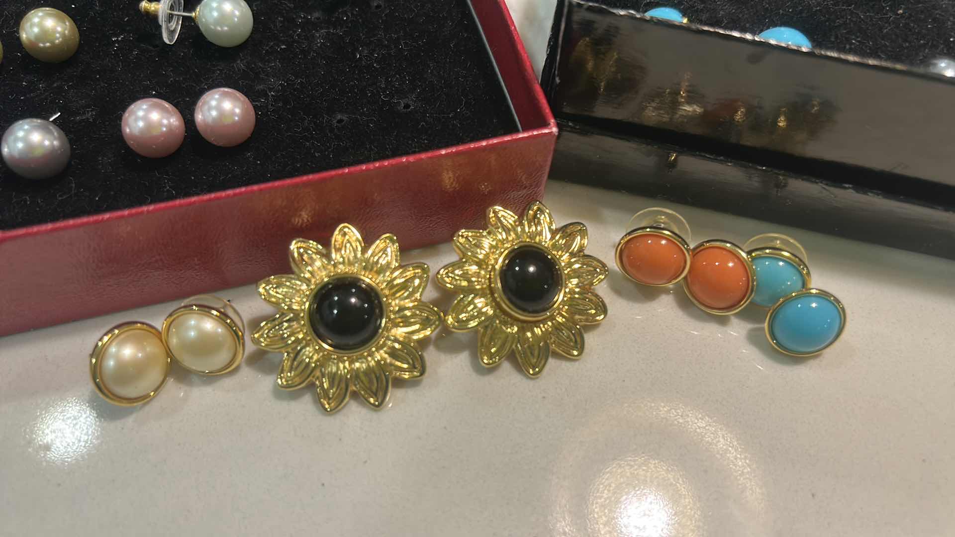 Photo 1 of EARRING COLLECTION