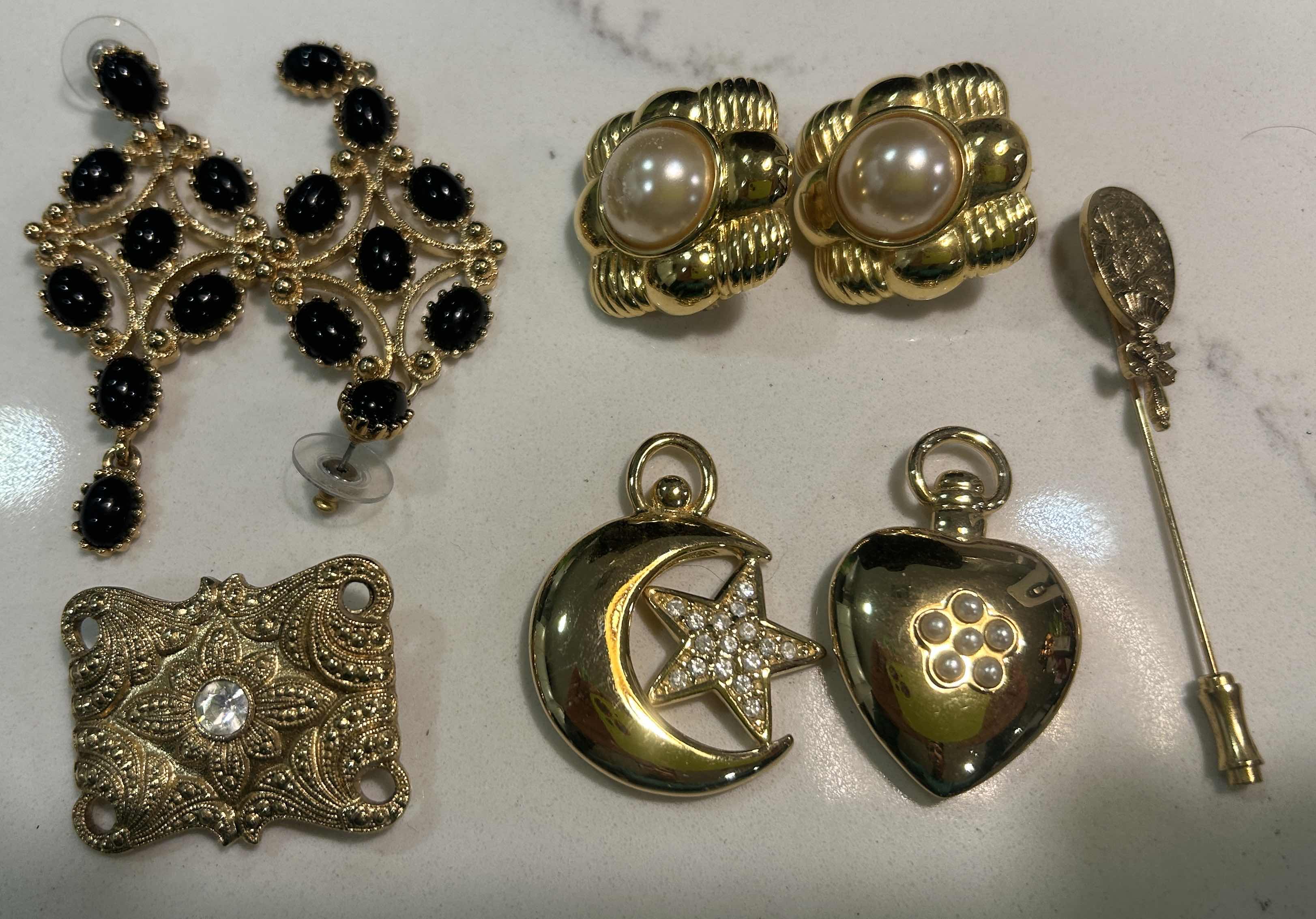 Photo 2 of 2 PAIRS OF EARRINGS, 2 PENDANTS, 2 PINS