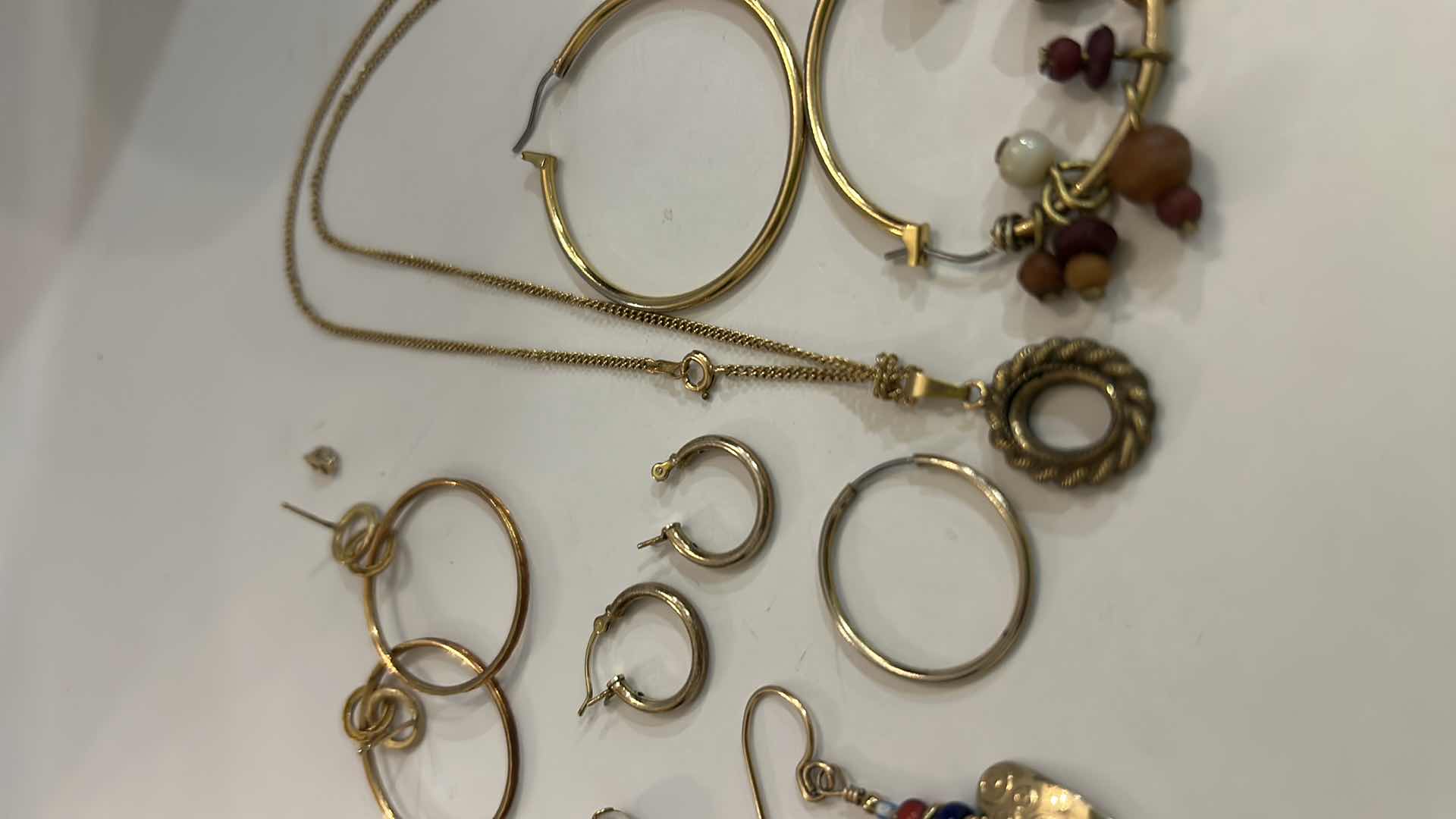 Photo 1 of 14K GOLD JEWELRY BROKEN OR MISSING PIECES ( NECKLACE AND PENDANT STAMPED 14K, ALL OTHERS MAGNET TESTED)