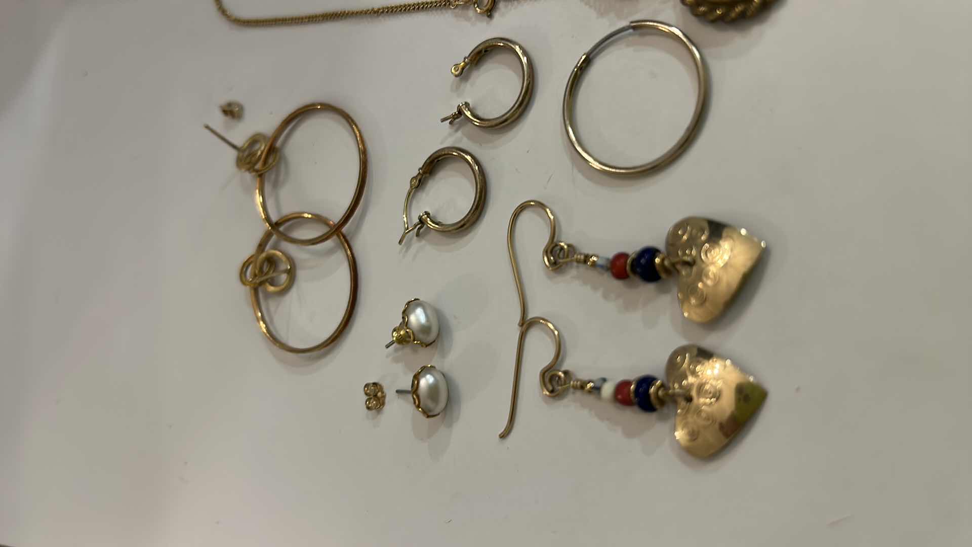 Photo 1 of 14K GOLD JEWELRY BROKEN OR MISSING PIECES ( NECKLACE AND PENDANT STAMPED 14K, ALL OTHERS MAGNET TESTED)