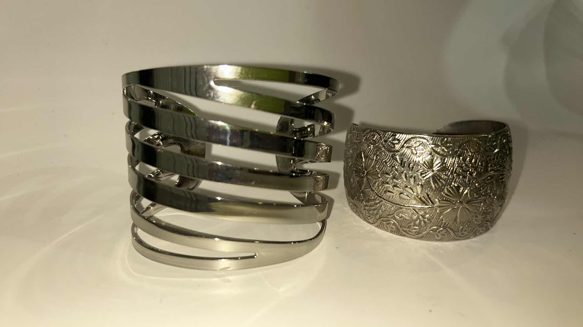 Photo 1 of 6 WOMENS BRACELETS