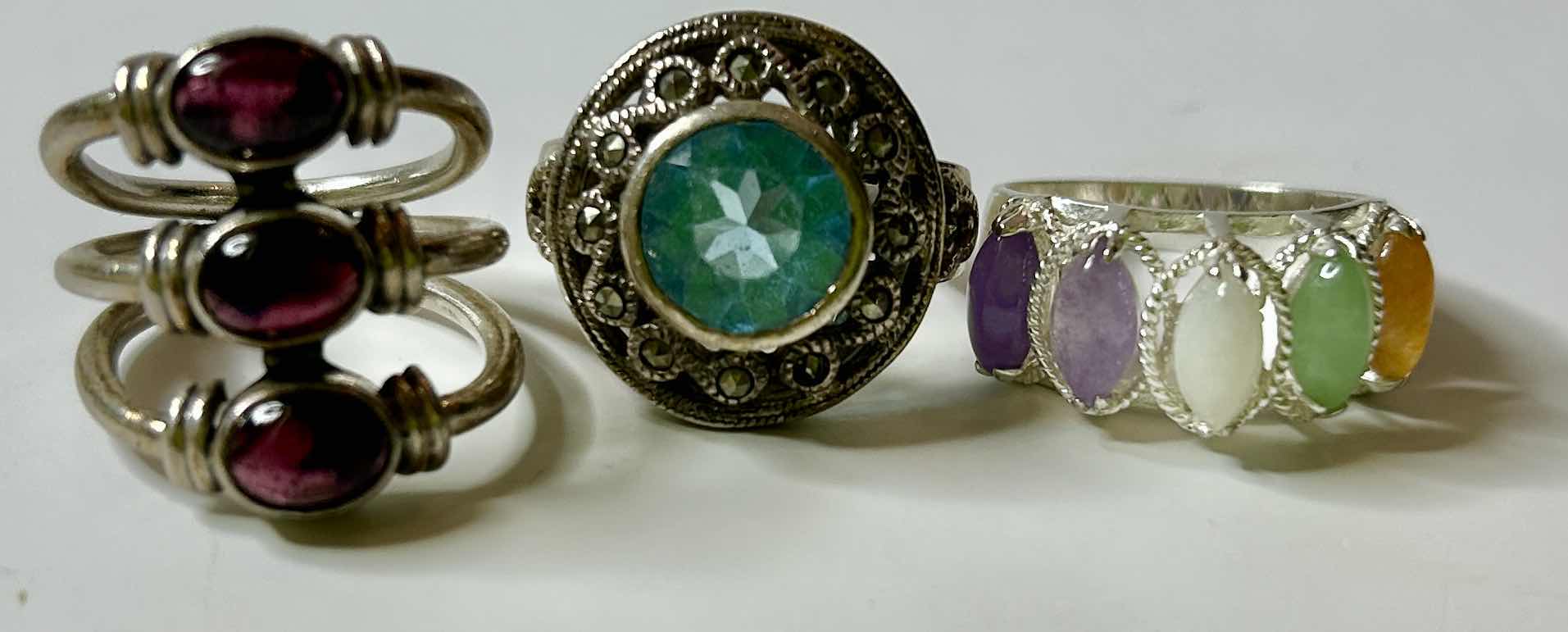 Photo 2 of 3 STERLING SILVER WOMENS RINGS ESTIMATED SIZE 7.5